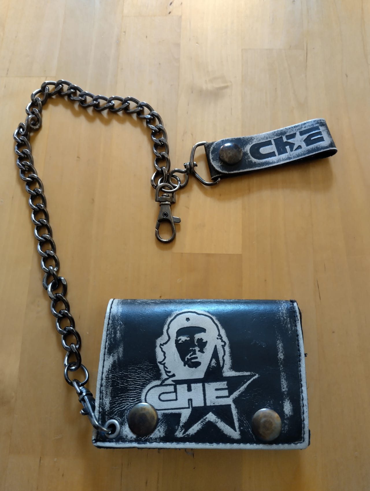 CHE-kukkaro ketjulla