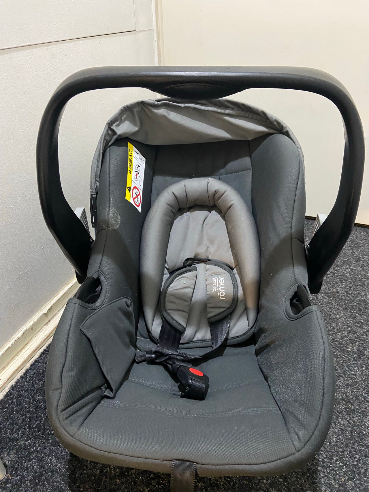 Britax Römer babysafe core infant car seat with base