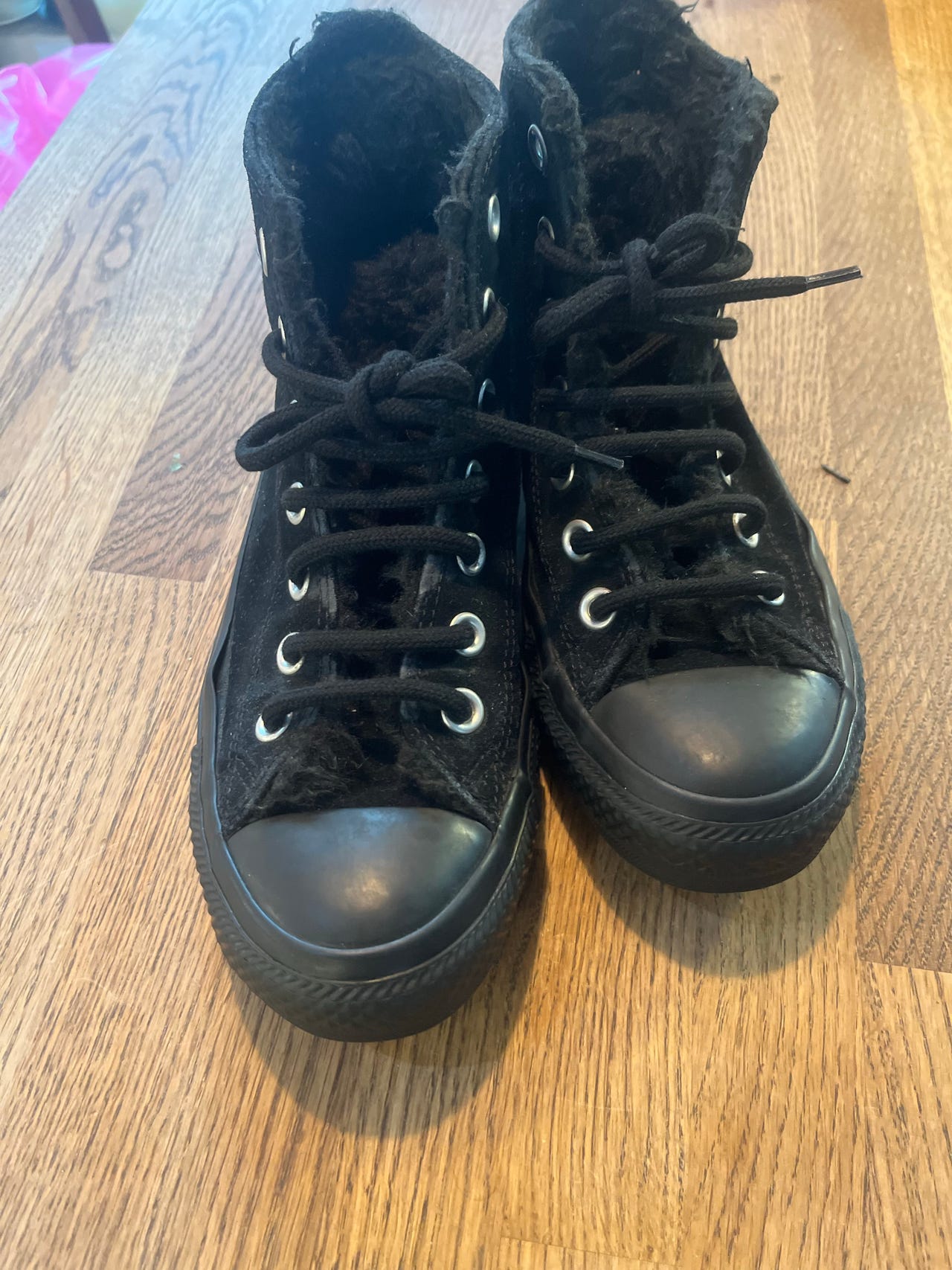 Converse, vuorelliset tennarit, koko 37, musta