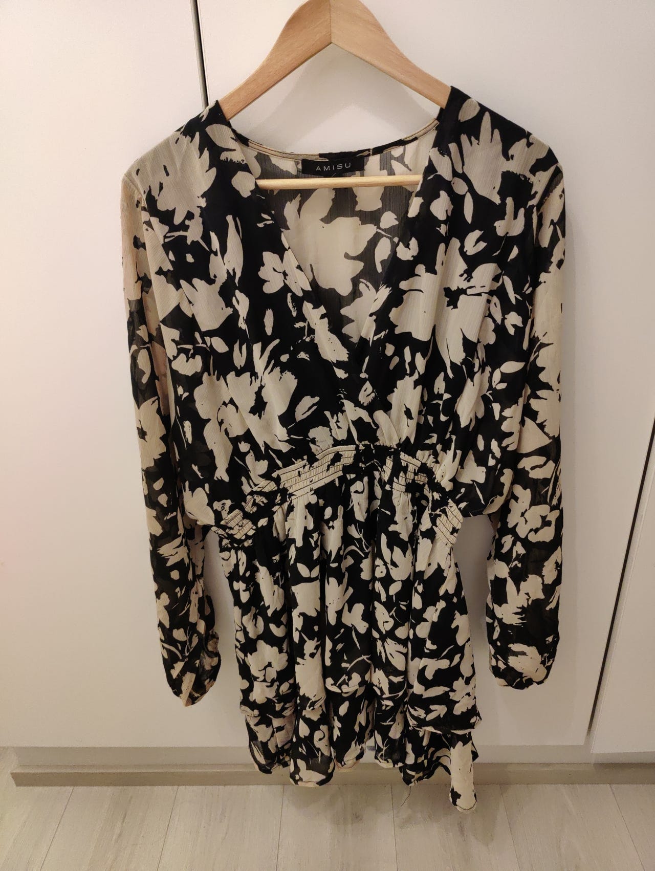 Kaunis mekko