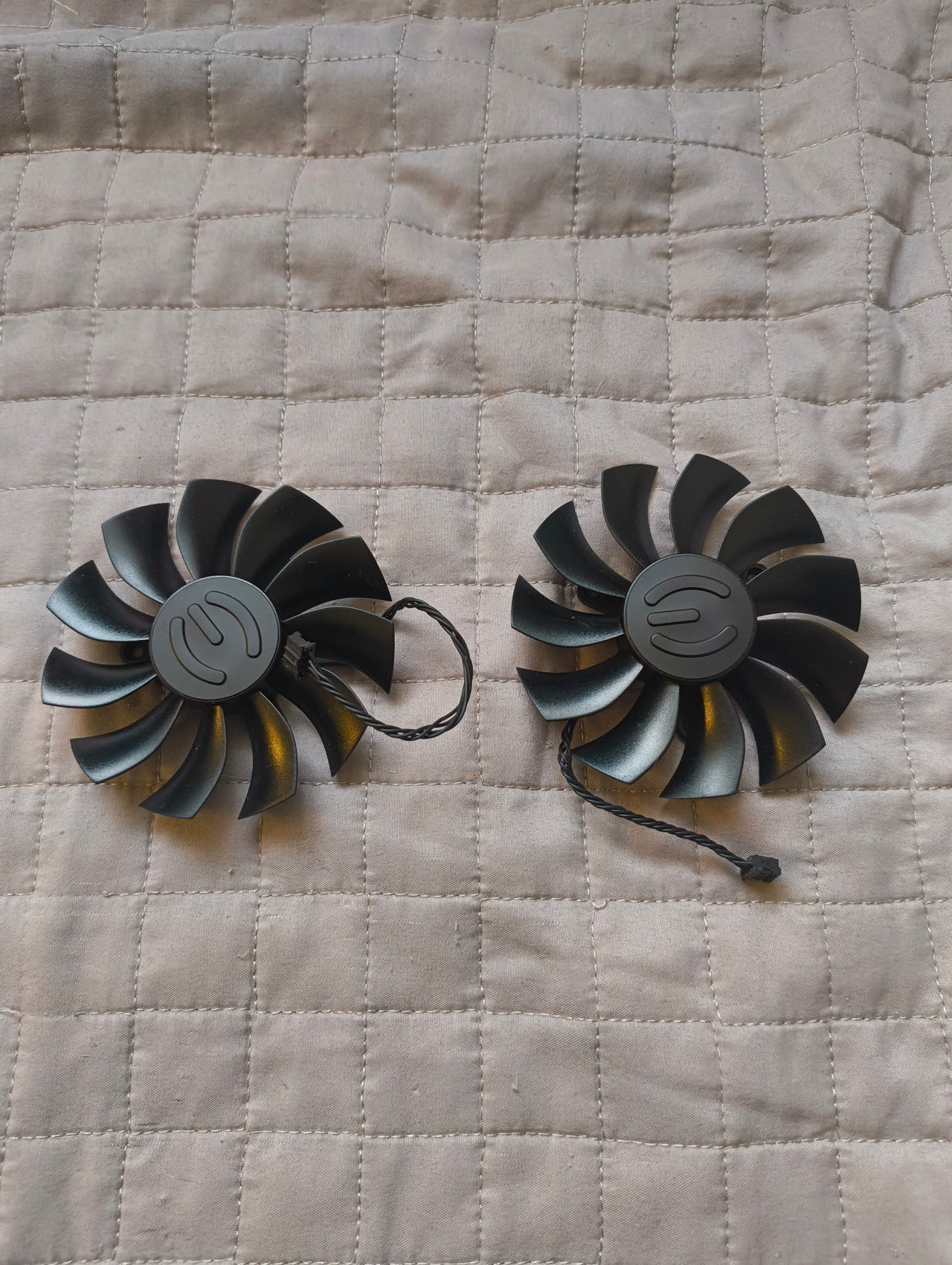 evga gtx 1070 SC2 näytönohjaimen tuulettimet