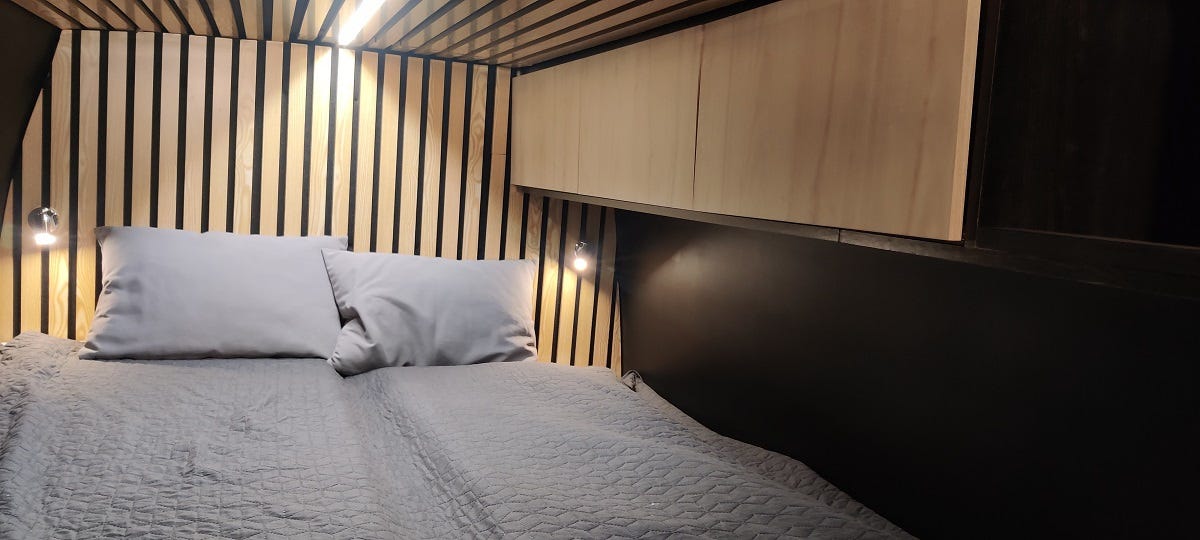 Vuokrataan retkeilyauto Mercedes Sprinter - alkaen 590€
