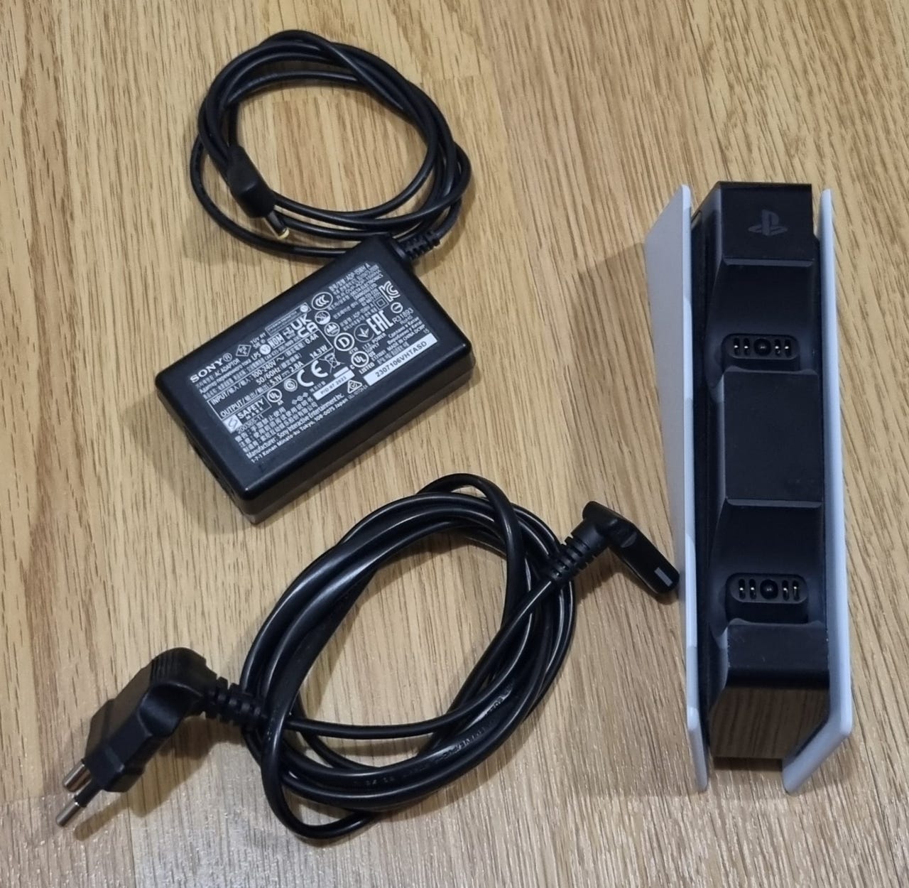 Ps5 Lataustelakka/Charging Station  (valkoinen/white) Original