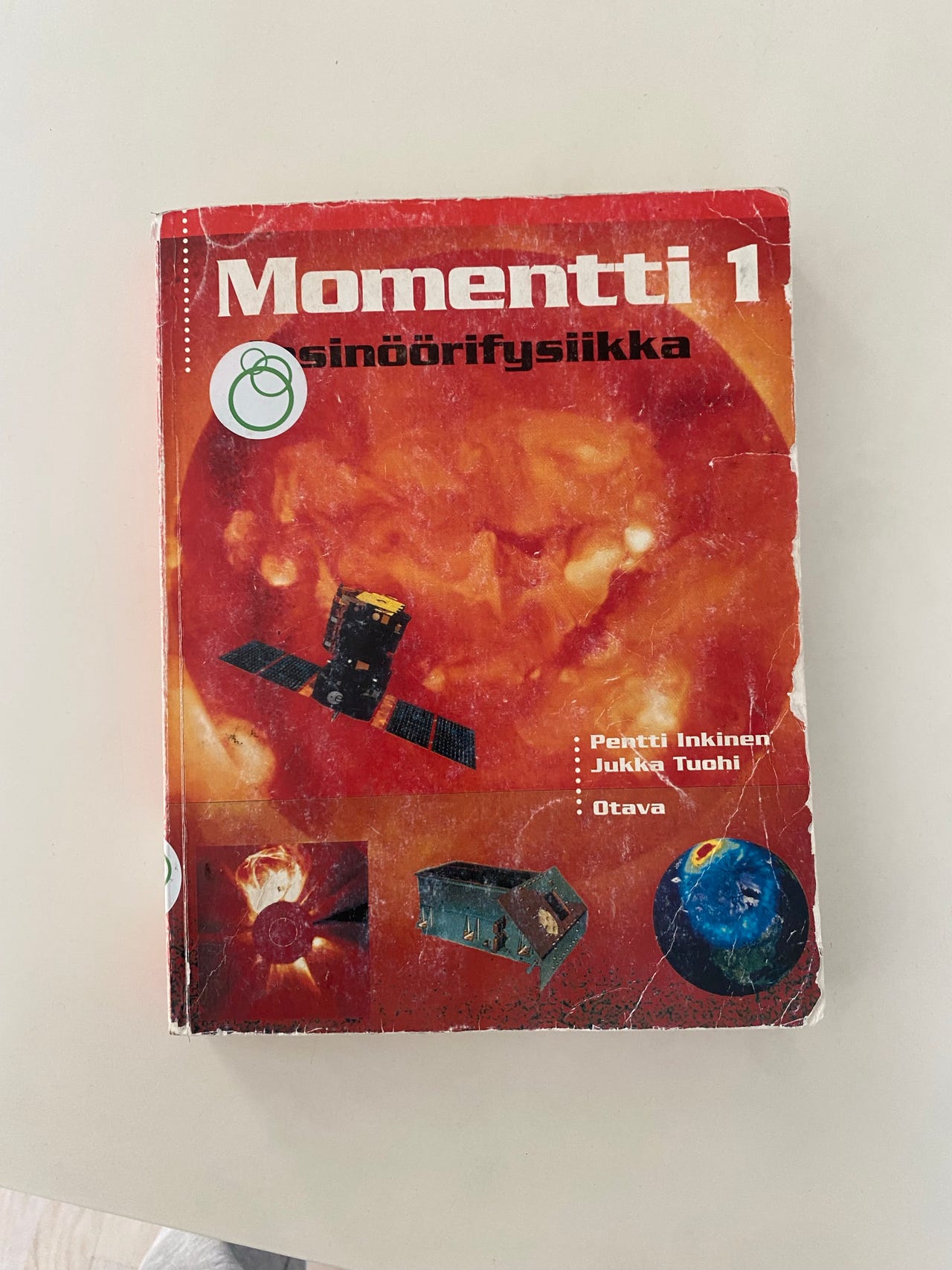 Otava Momentti 1 fysiikan oppikirja