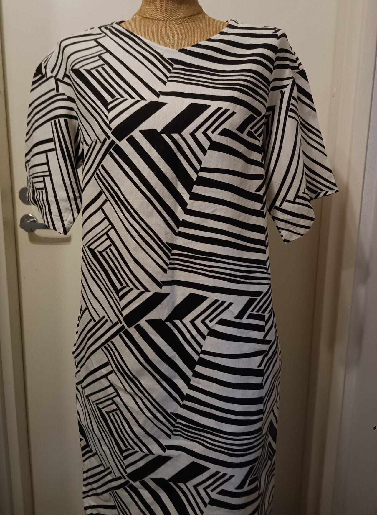 Marimekko S (reilu) Viveka  100% pellava mekko