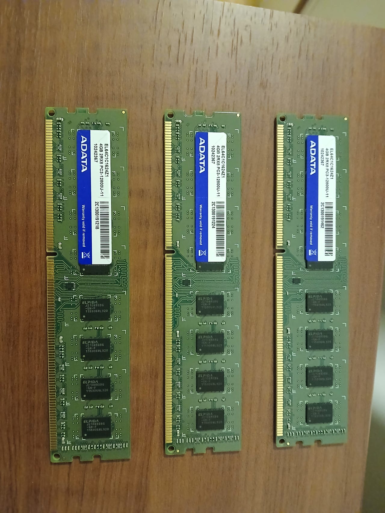 3 kpl 4GB DDR3 muisteja