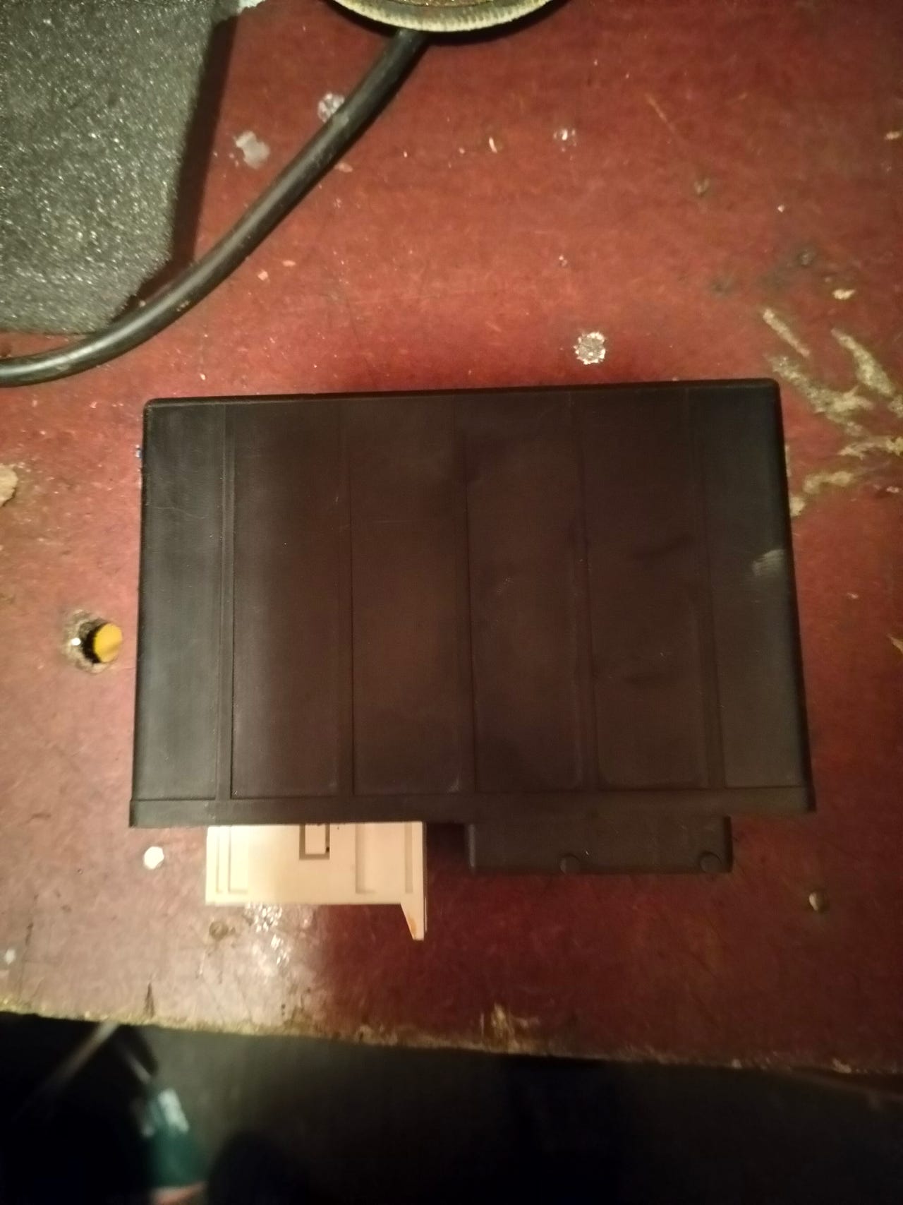 BMW E34 keskuslukituksen ohjausyksikkö