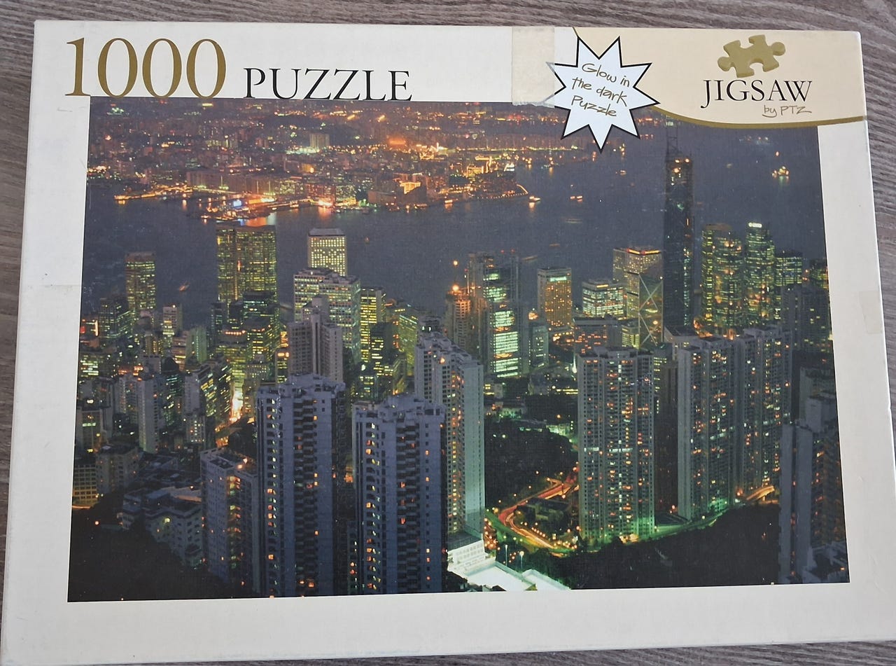 Jigsaw 1000 palan palapeli Hong Kong by night Glow in dark, loist