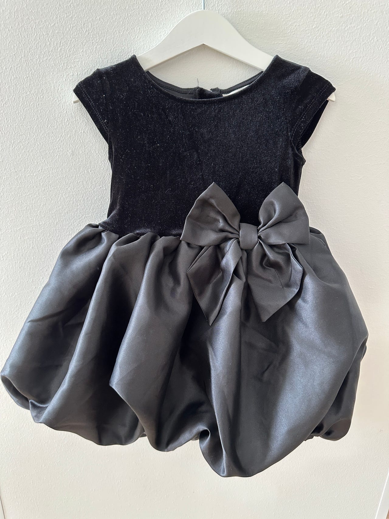 H&M musta juhlamekko koko 92
