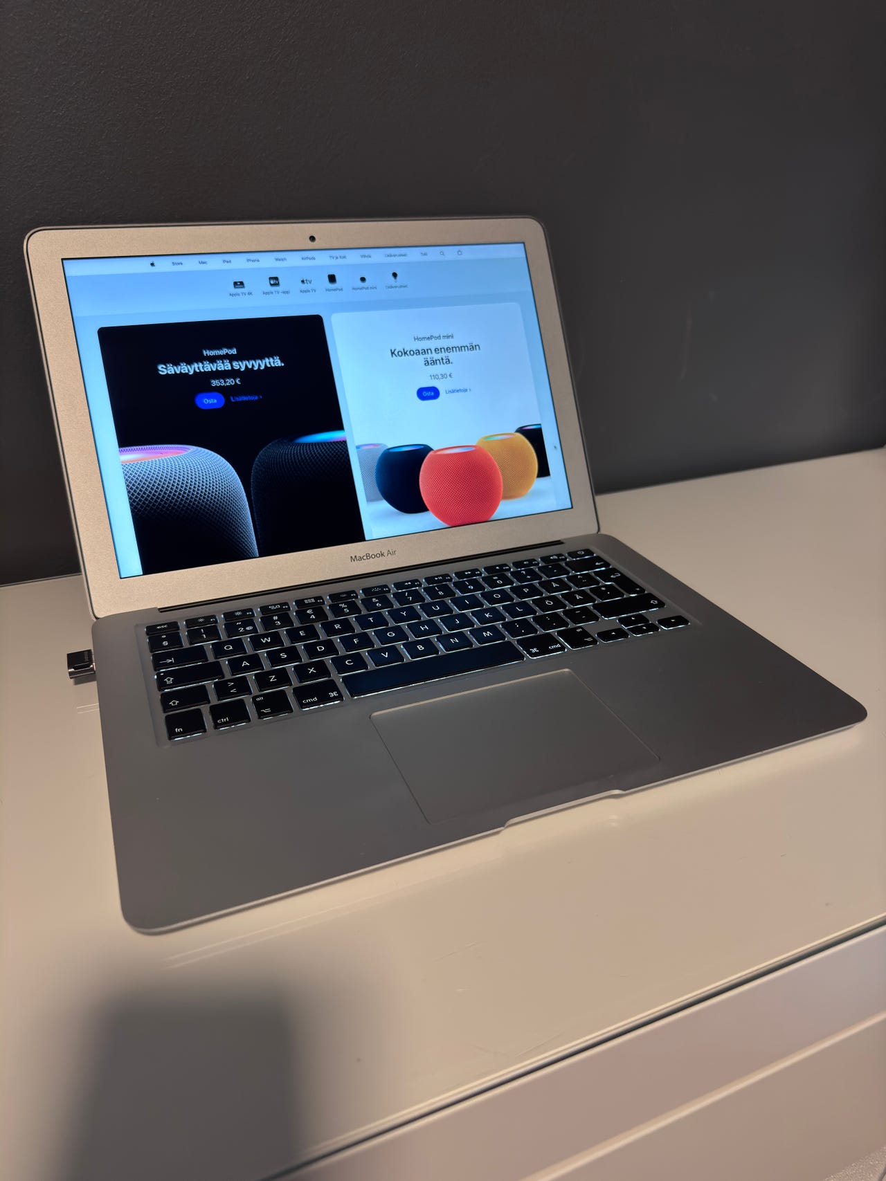 MacBook Air 13 2017 / 8GB RAM / 256GB SSD / 12 KK TAKUU
