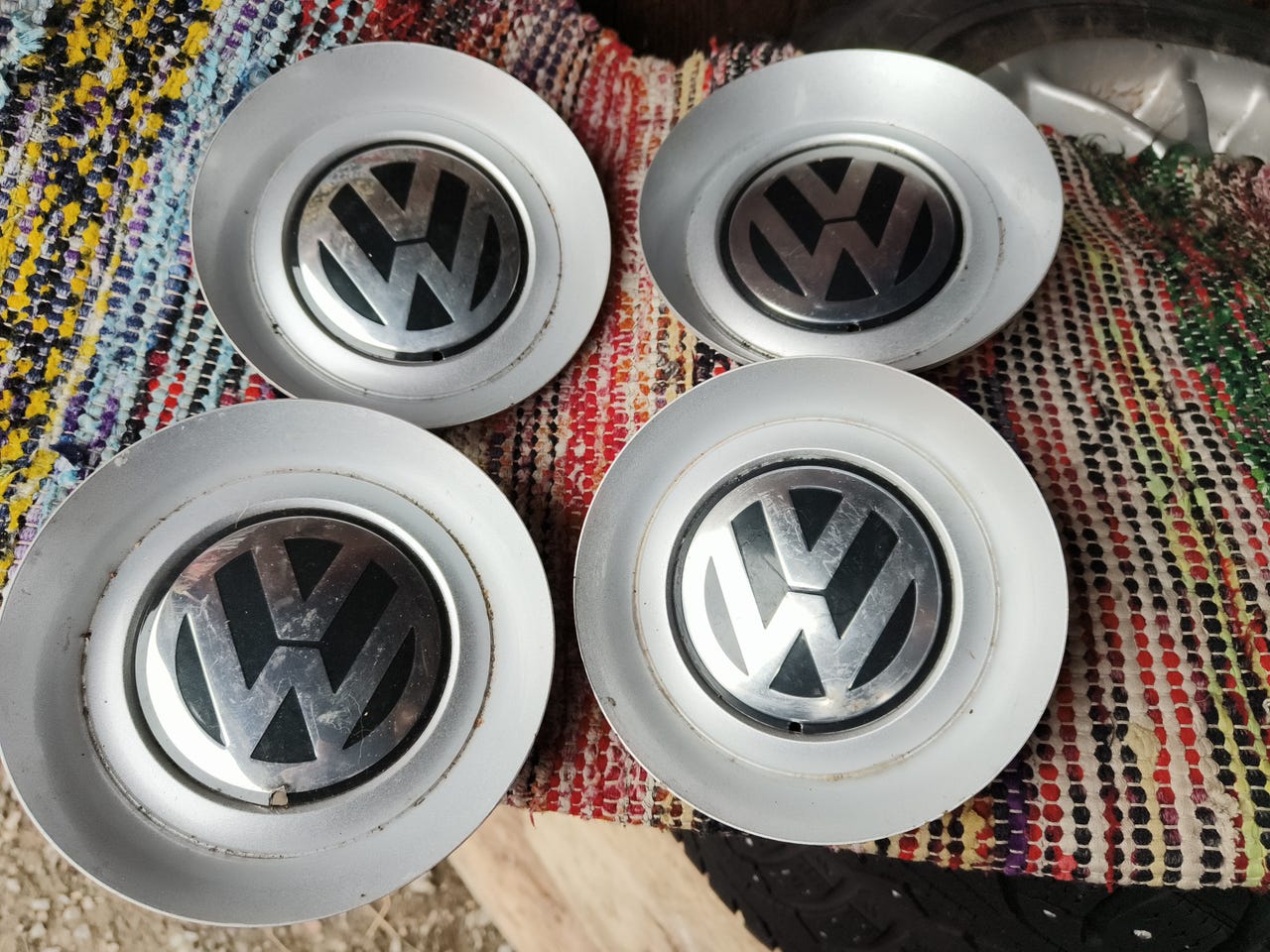 VW aluvanteiden keskiö kupit.