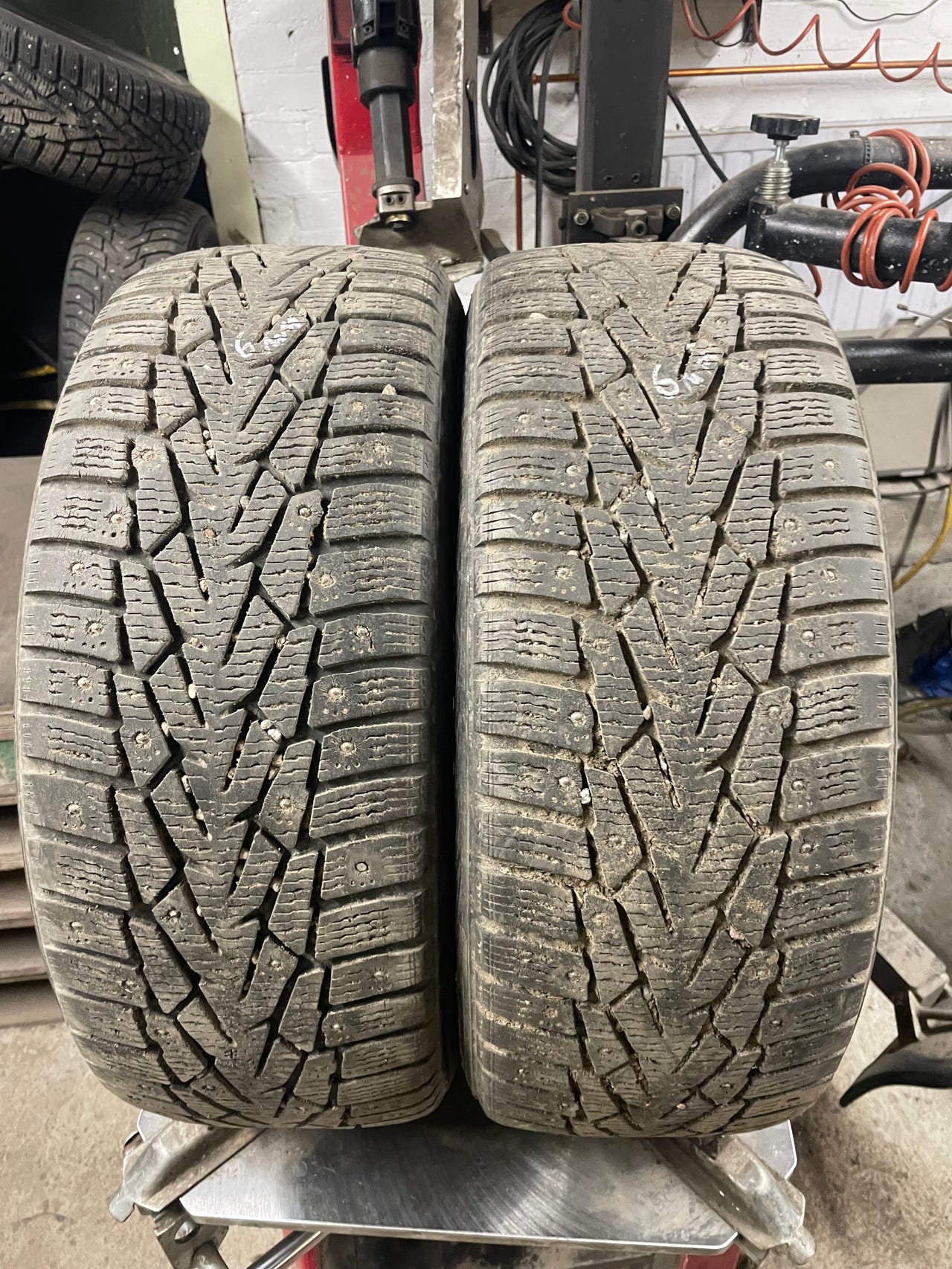 Nokian hakkapeliitta 7 nastarengas pari. 205/55R16