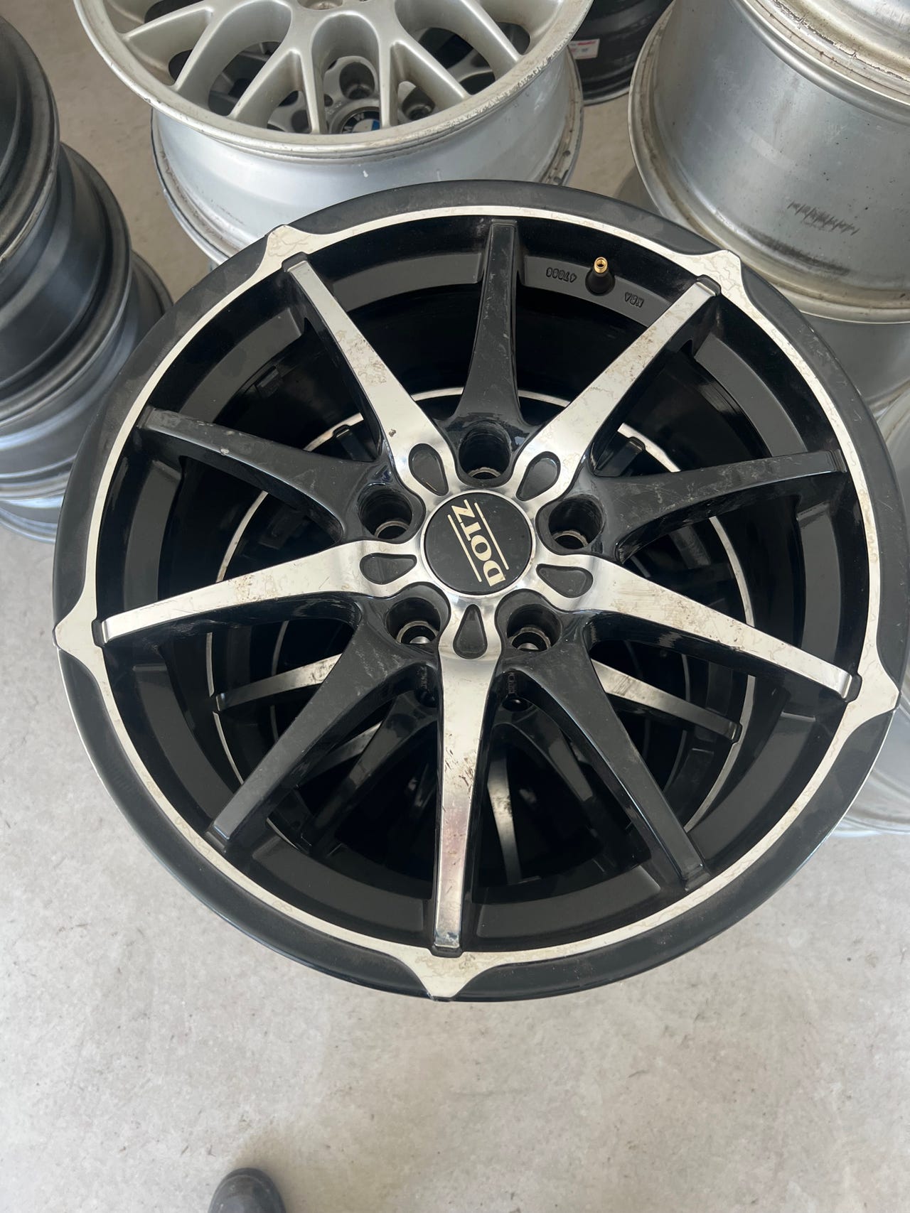 Mitsubishi Evo 9 Dotz 17” Et 35 jako 5”114.3