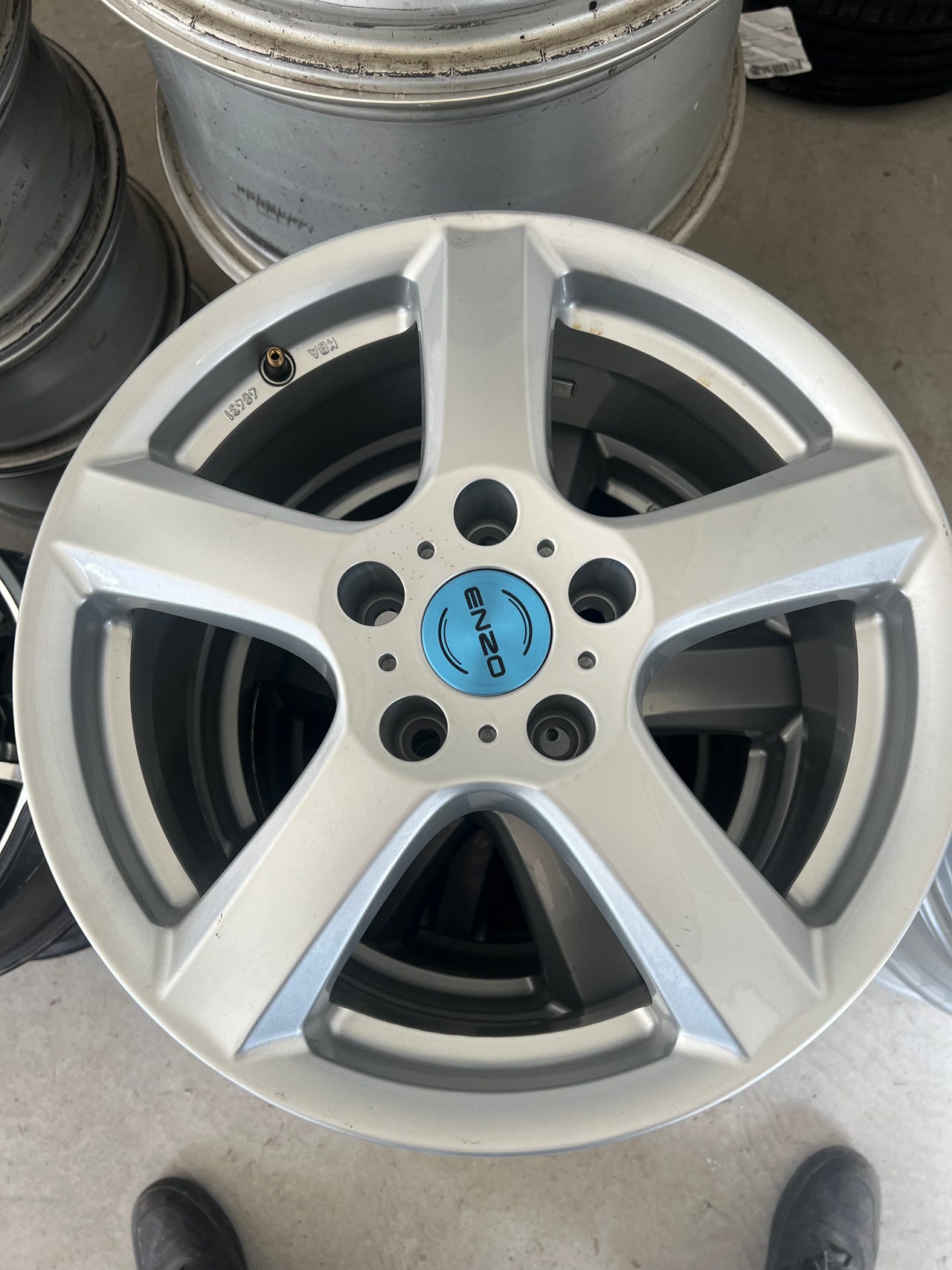 Audi VW Skoda Uudet Enzo 7.5”16” Alumiivannesarja