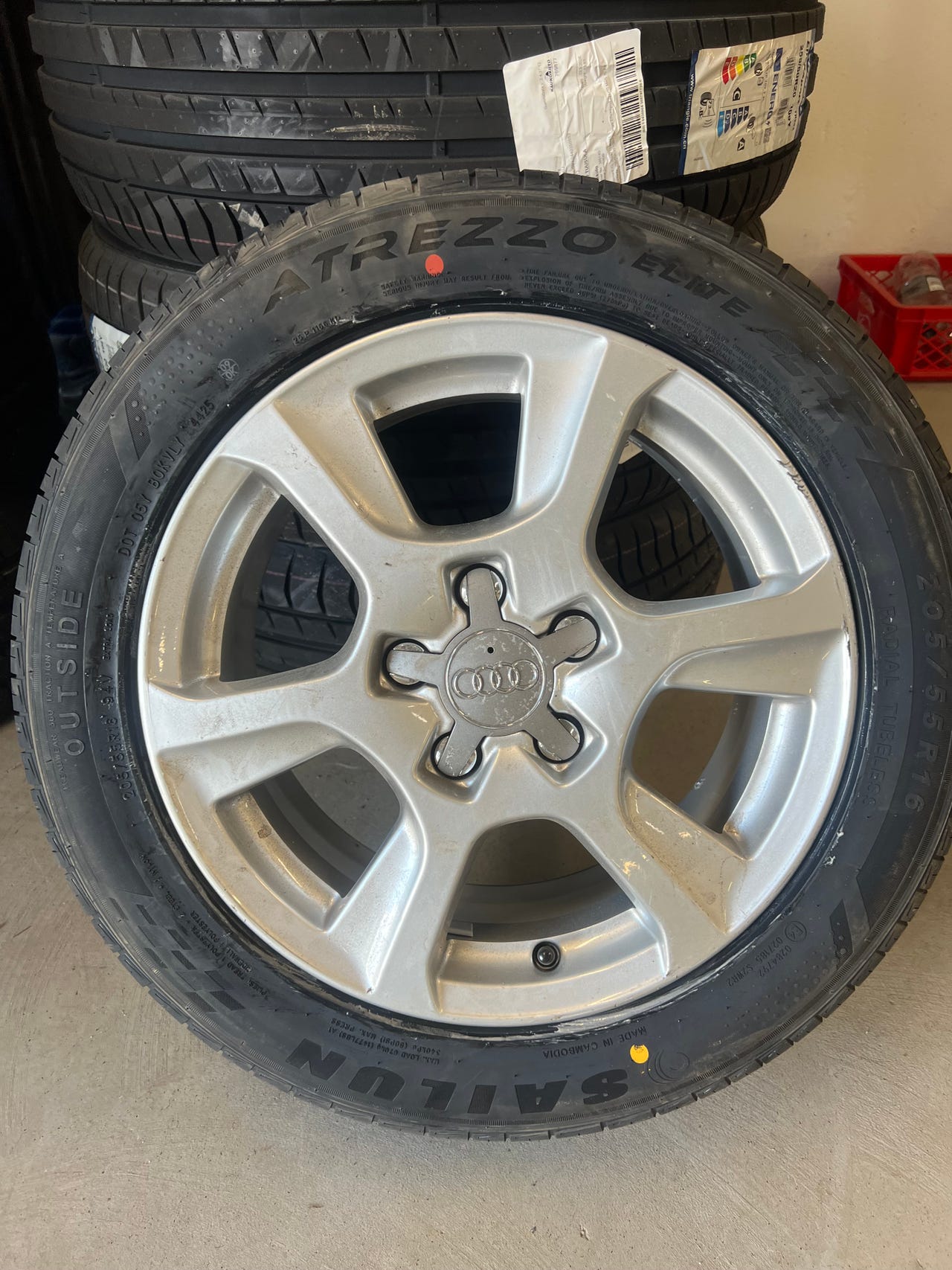 Audi A3 16” Alumiinvannesarja uudet 205/55 16 Sailun kesärenkaat