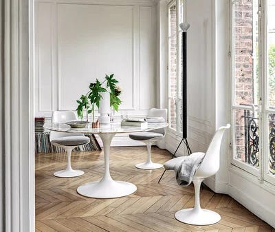 Knoll Tulppaani ruokapöytä ø120 cm. Norm. 6257,00