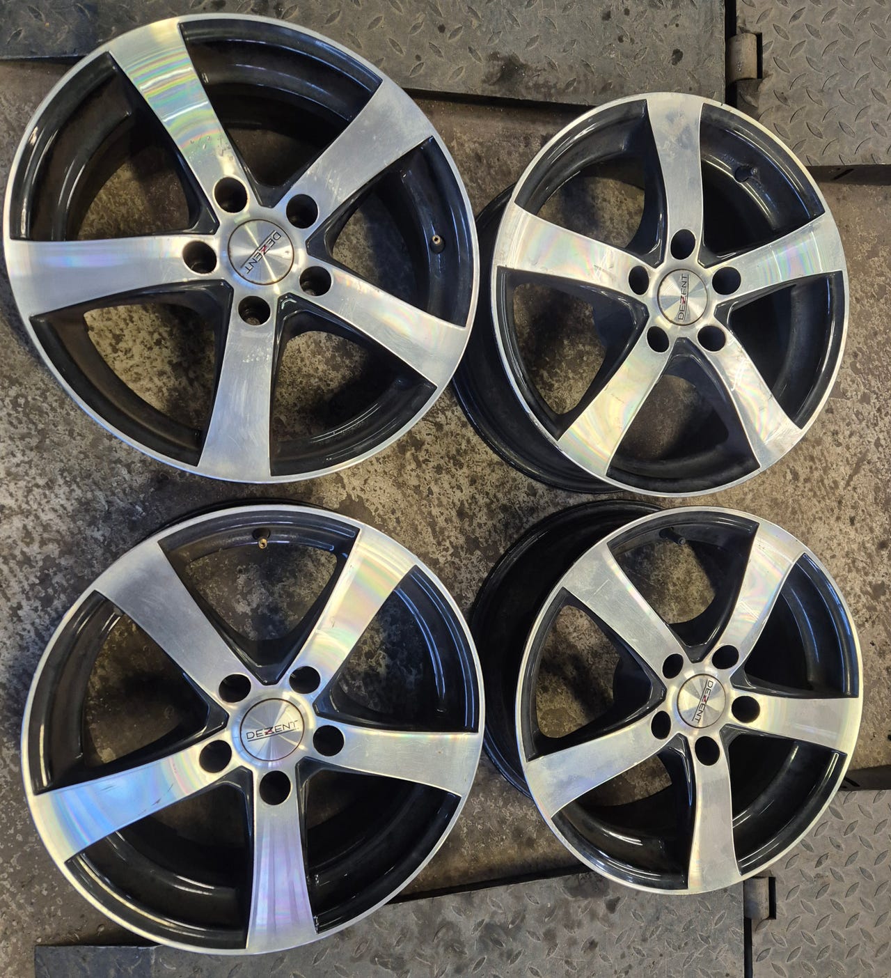 Sarja Dezent aluvanteita 5x112 7x16 et 35 Kr 70.1
