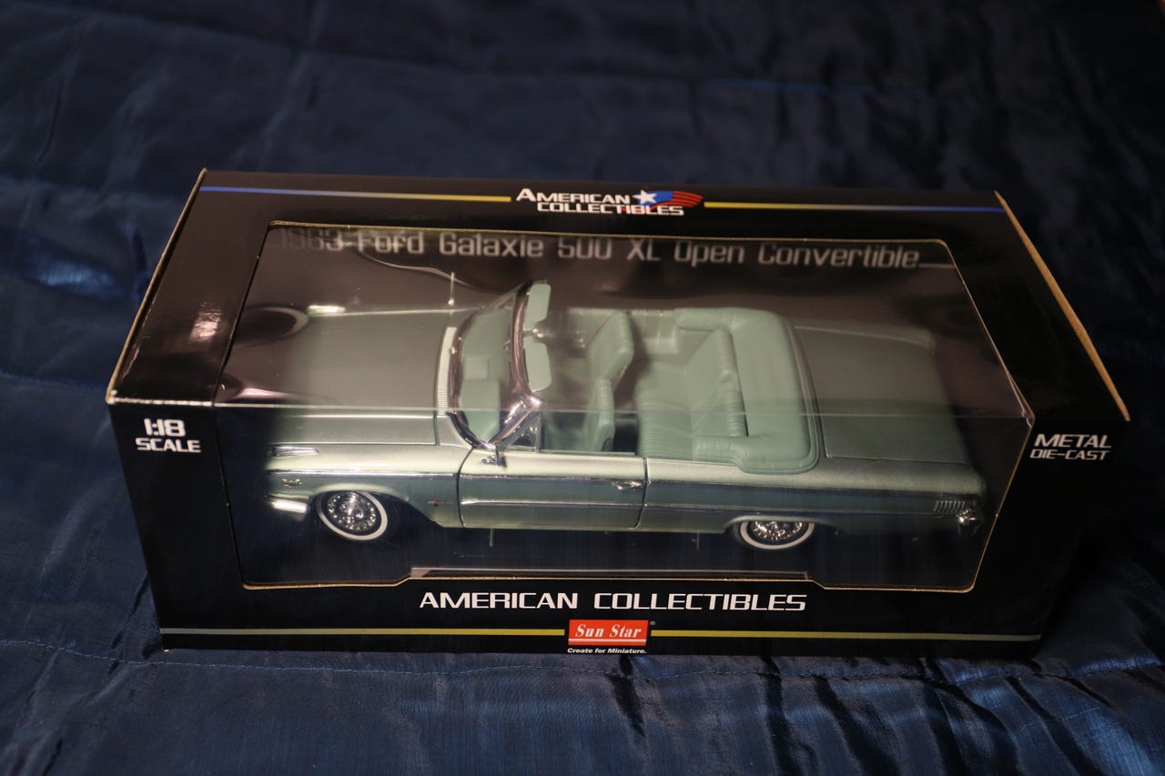 Sun Star 1963 Ford Galaxie 500XL 1:18 Diecast pienoismalli (uusi