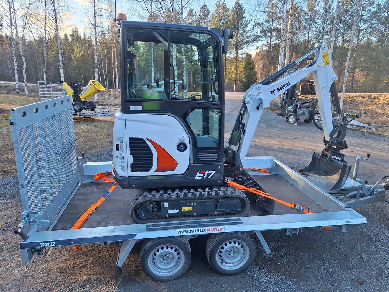 Vuokrataan minikaivuri