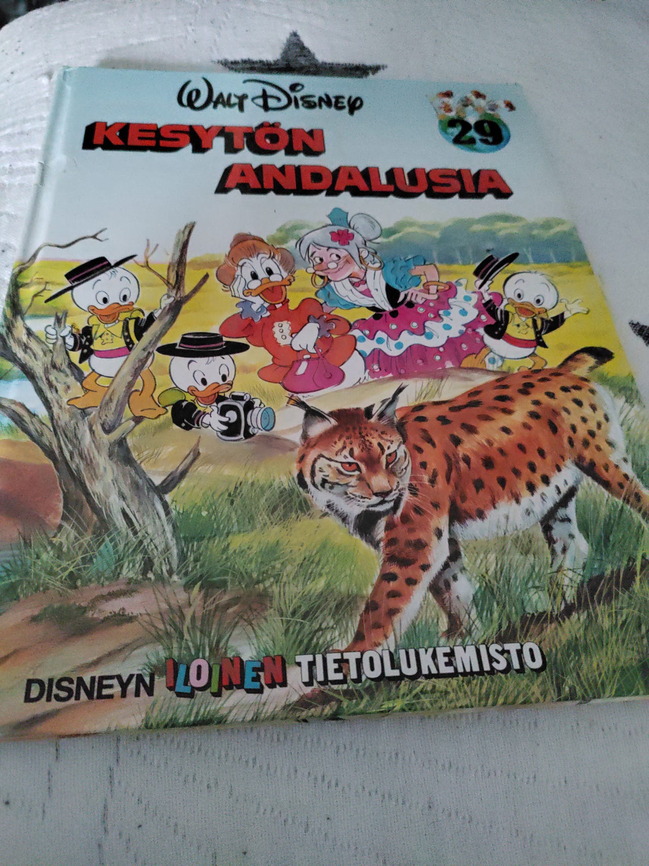 Disneyn Lohen tietolukemisto Kesytön Andalusia kirja