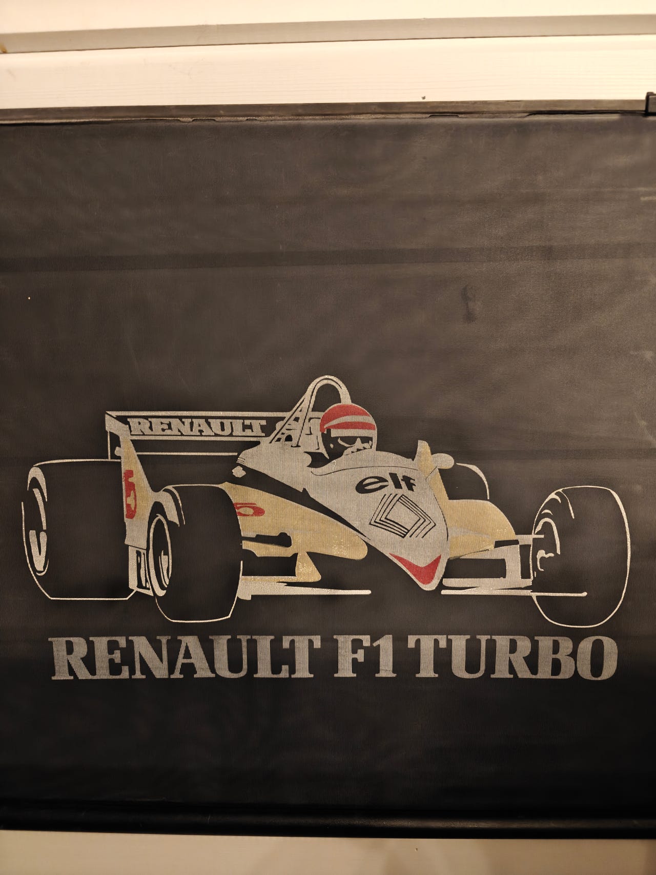 Renault takaikkunan aurinkoverho