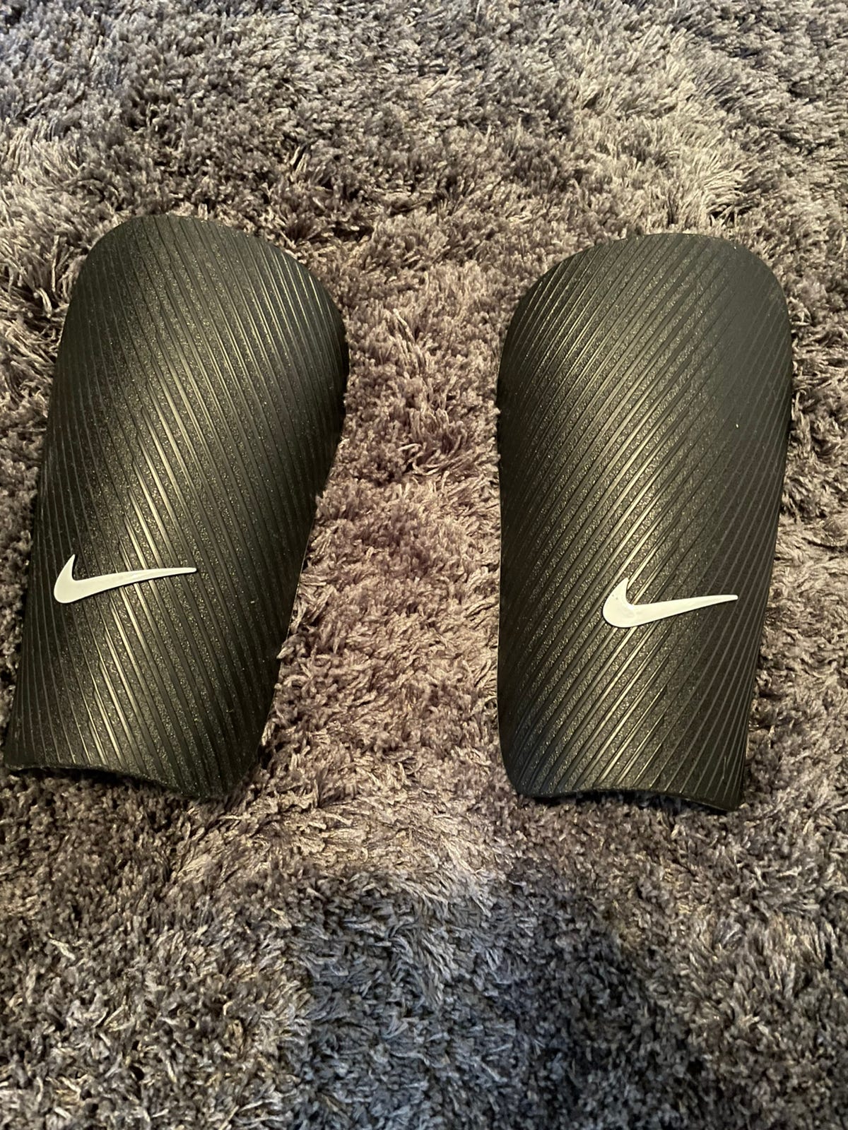 Nike säärisuojat