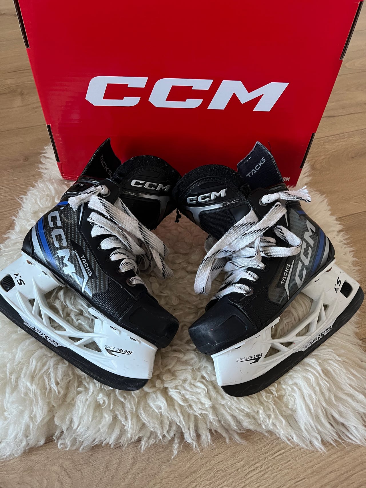 CCM Tacks XF75, koko JR1/33,5