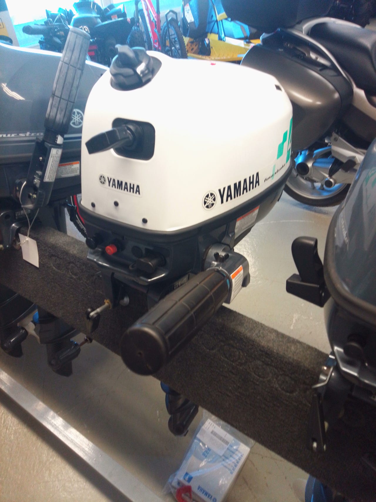 Yamaha F4AMHS 4-T perämoottori AJAMATON
