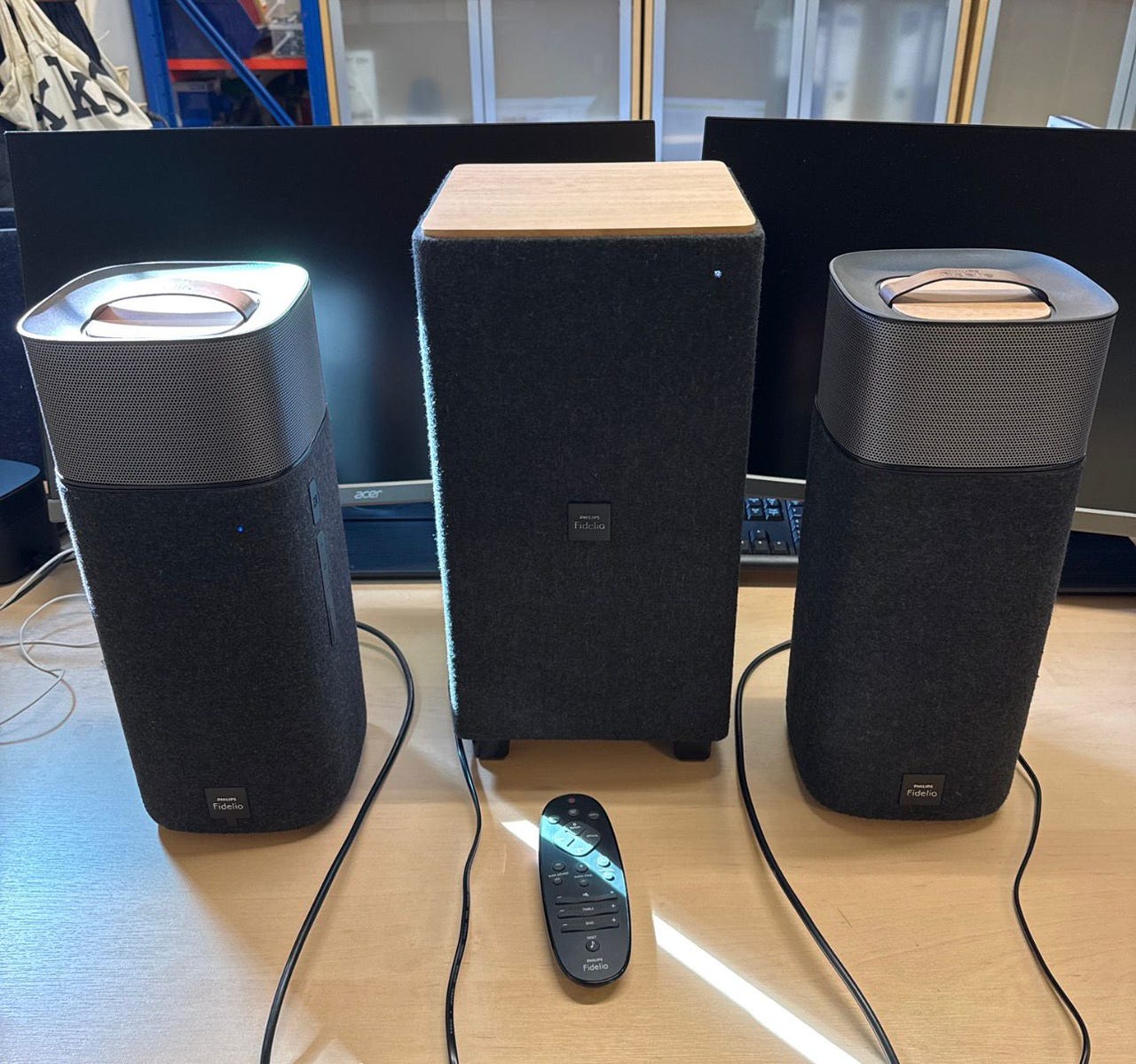 Philips Fidelio kotiteatterikaiuttimet + subwoofer (SW7235Y/12)