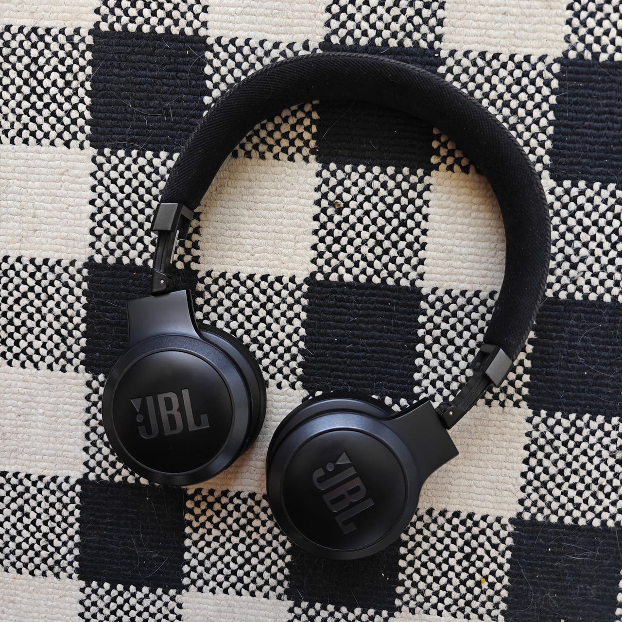 JBL Live 670NC vastamelukuulokkeet