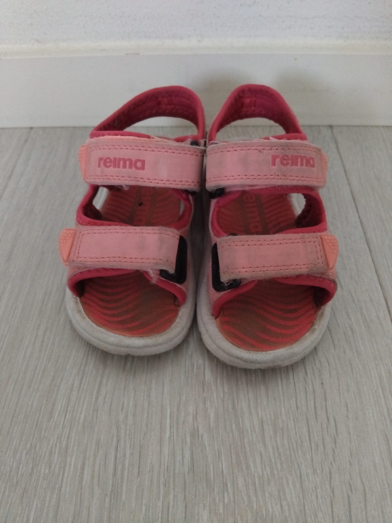 Reima sandaalit 24