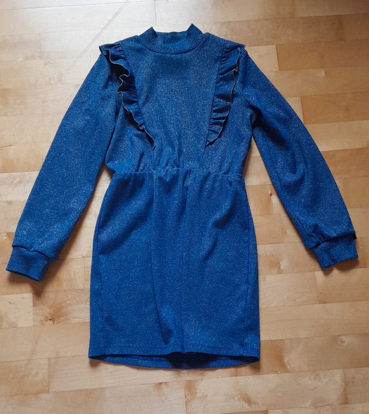 134/140cm WE sininen kimallemekko