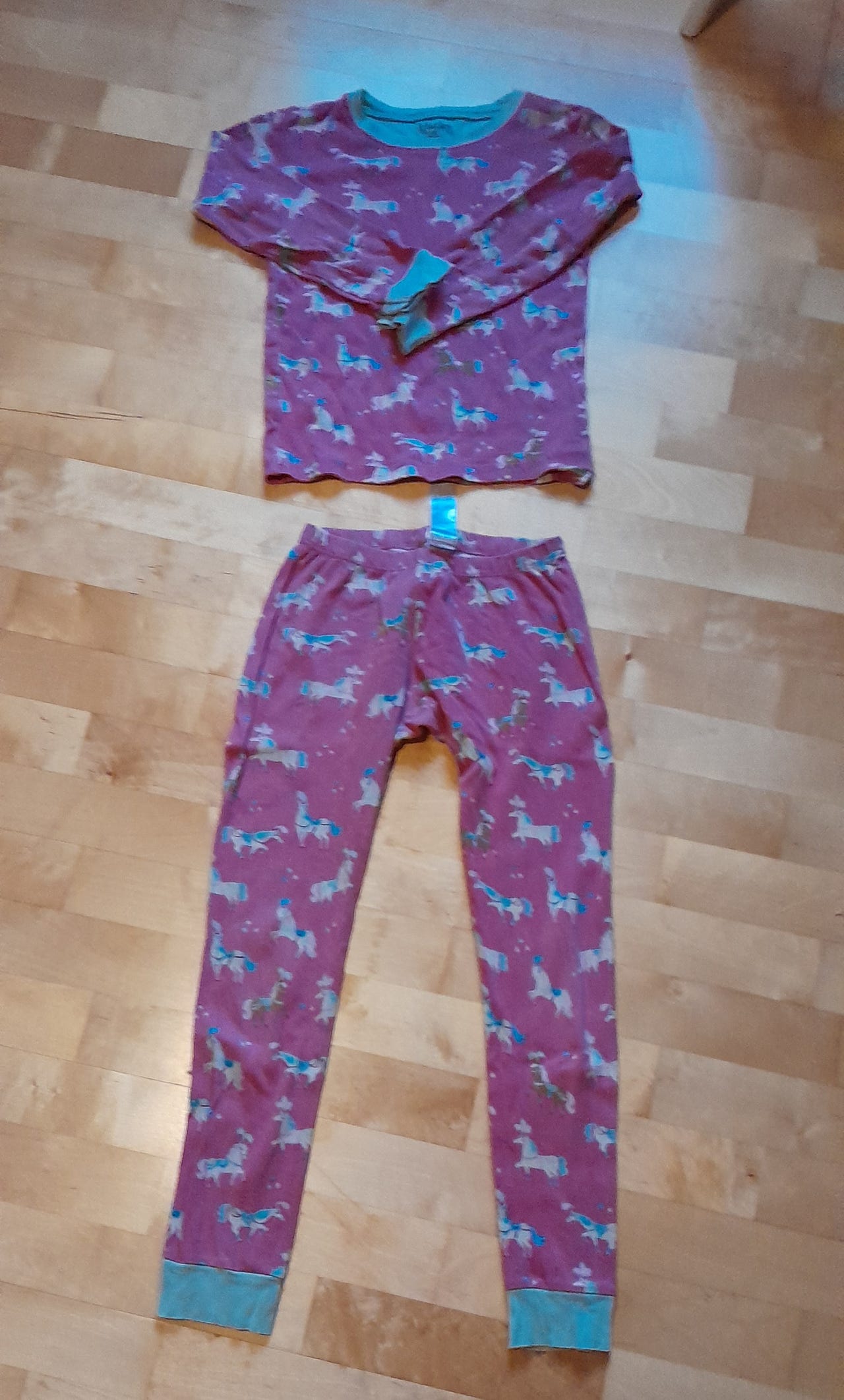 122/128cm Hatley pyjama