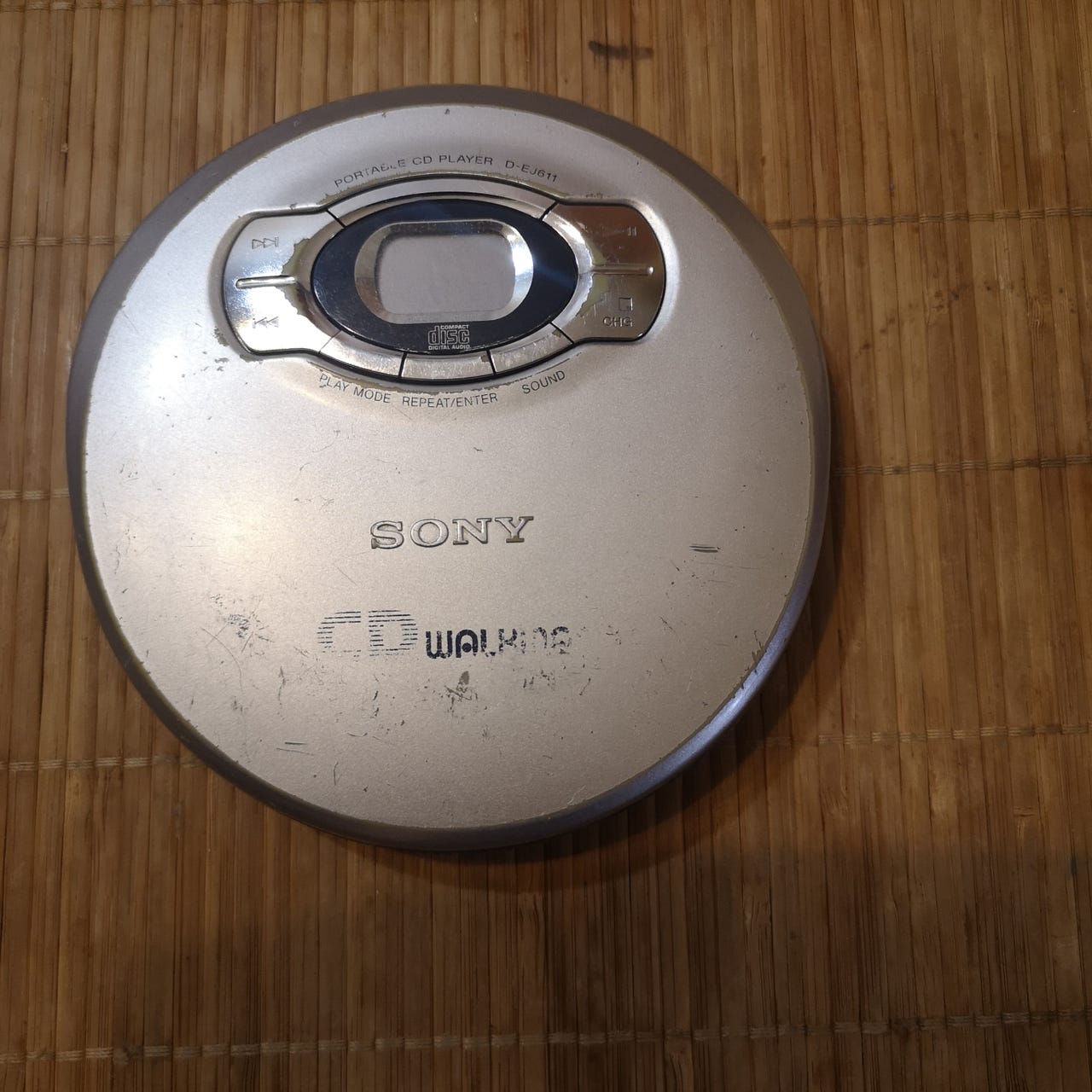 Mydään Cd walkman D-EJ611