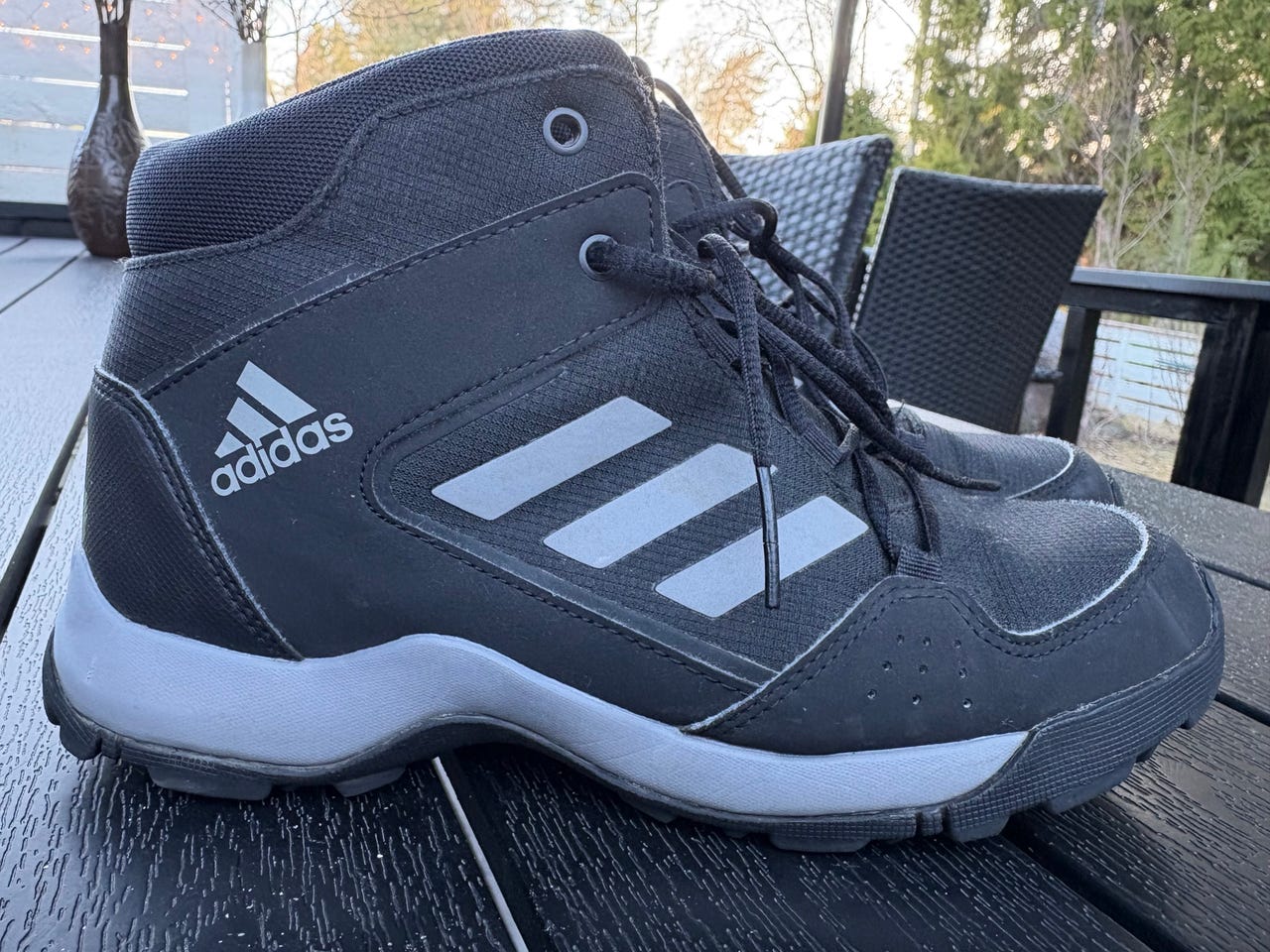 Adidas lasten korkeavartiset lenkkarit koko 36 musta unisex