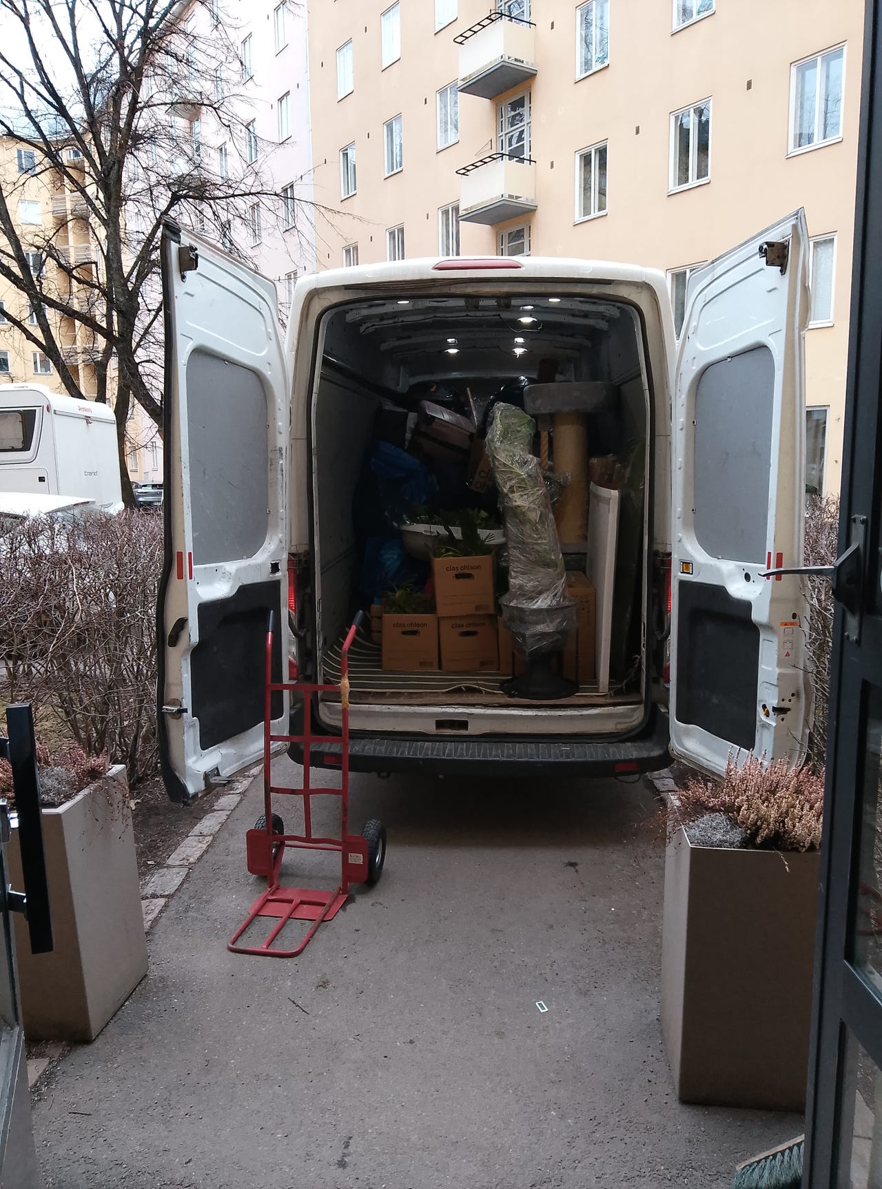 kuljetukset ja Asuntojen muutot