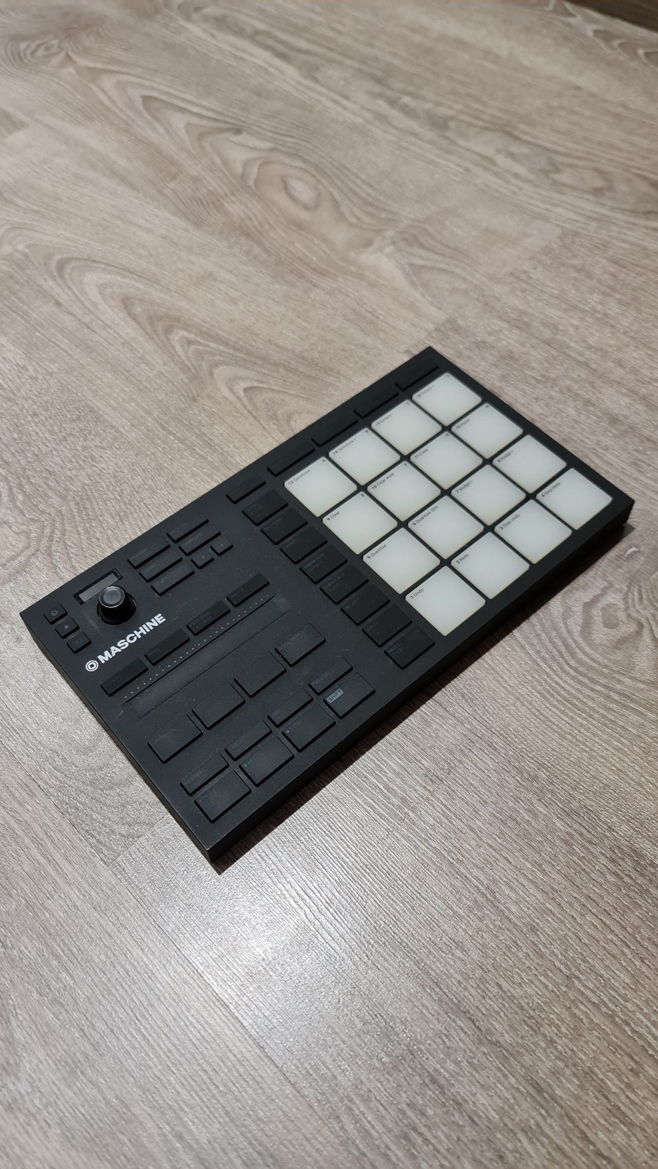 Maschine Mikro MK3 | Tori