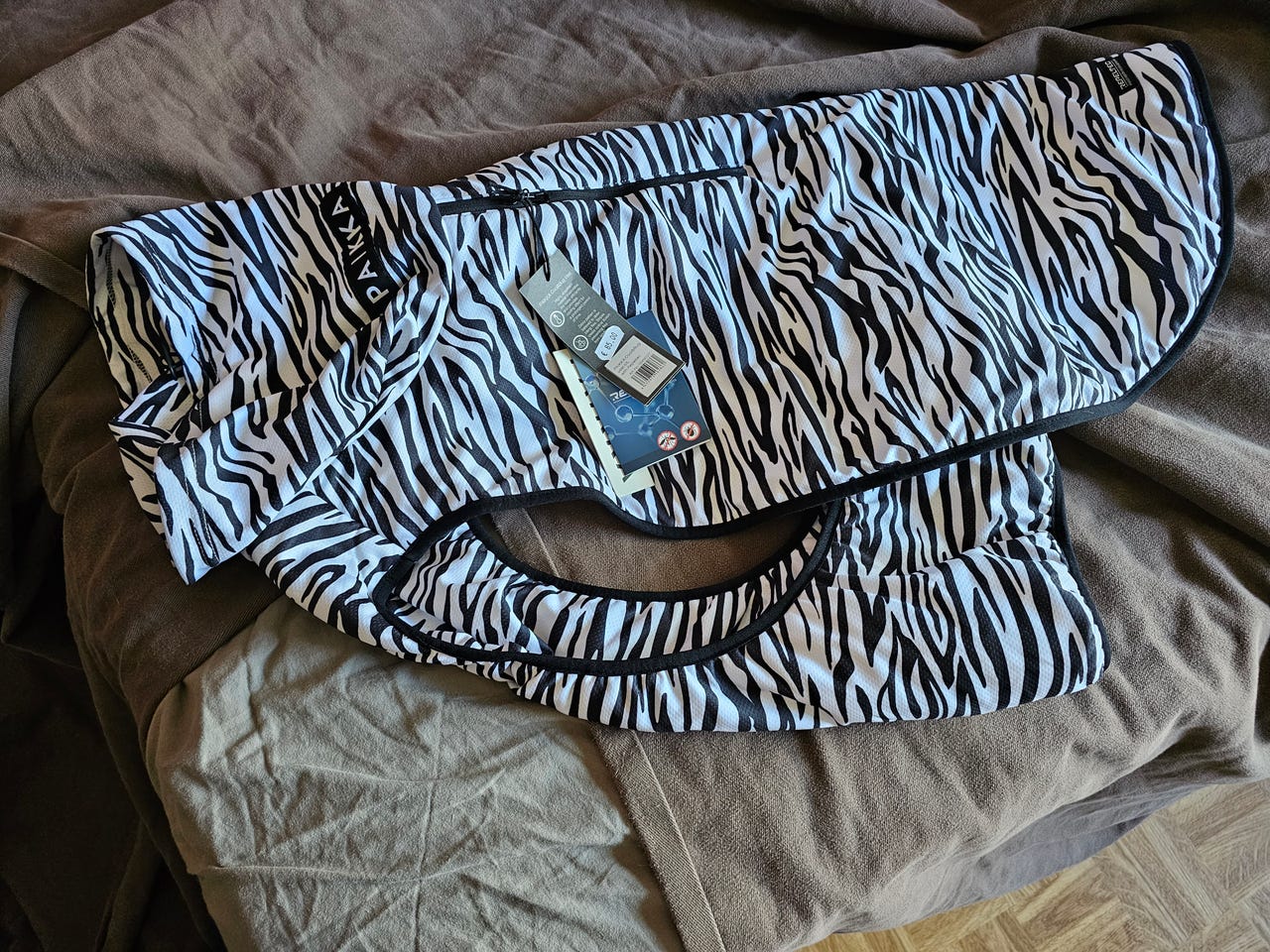 PAIKKA koiran viilennysmantteli 65 cm UUSI