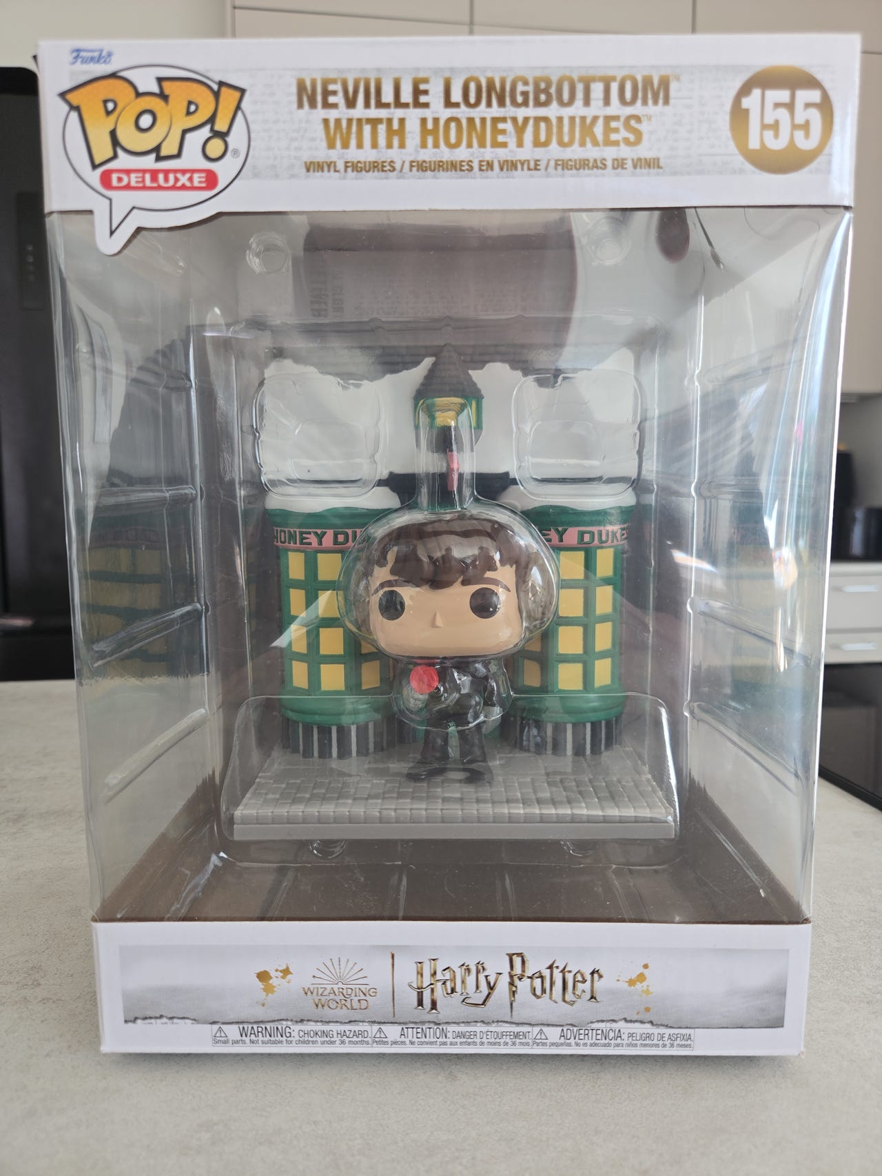 Funko Pop Deluxe Neville Longbottom with Honeydukes keräilyfiguur