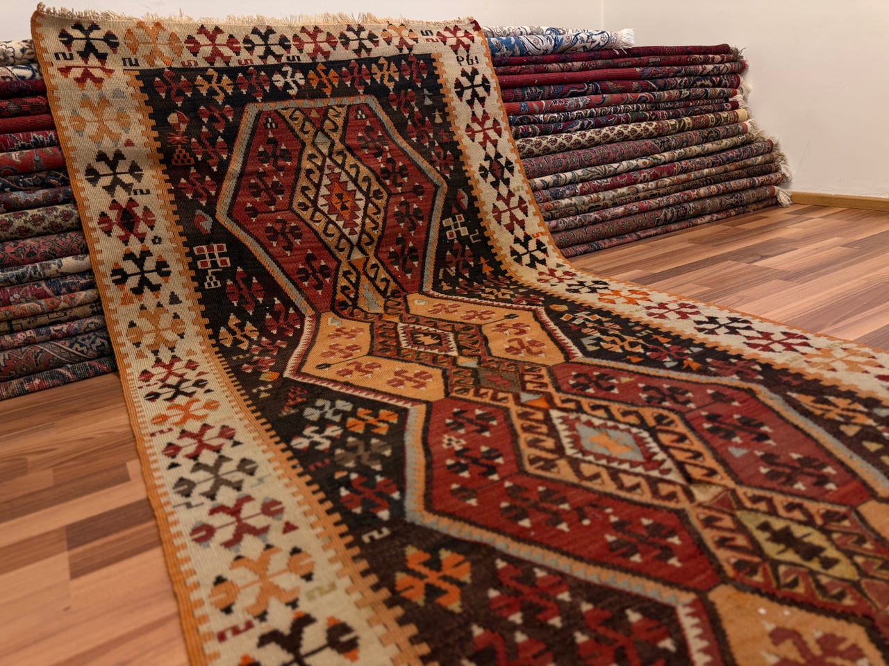 Käsinsolmittu Turkkilainen kelim-matto 320*120