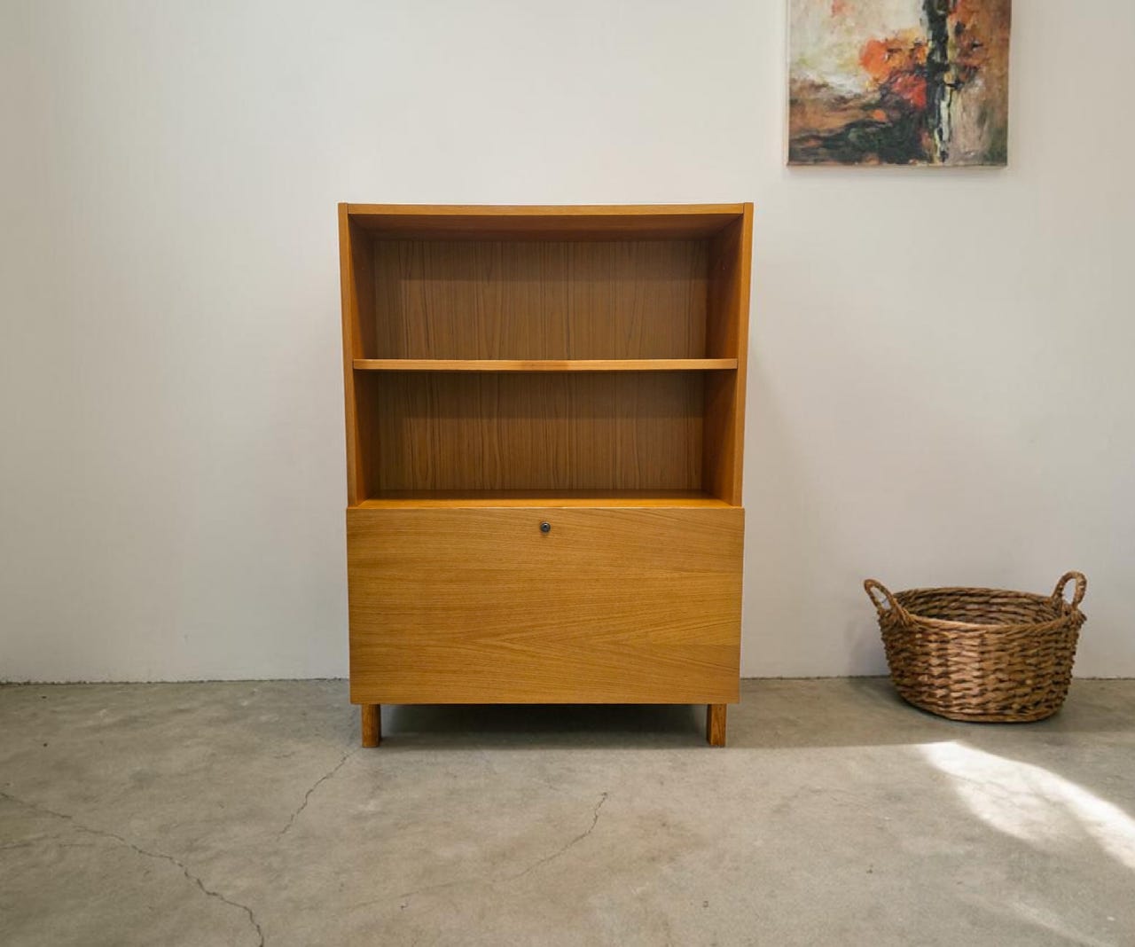 Kaunis teak hylly kaapilla (ILMAINEN kuljetus)
