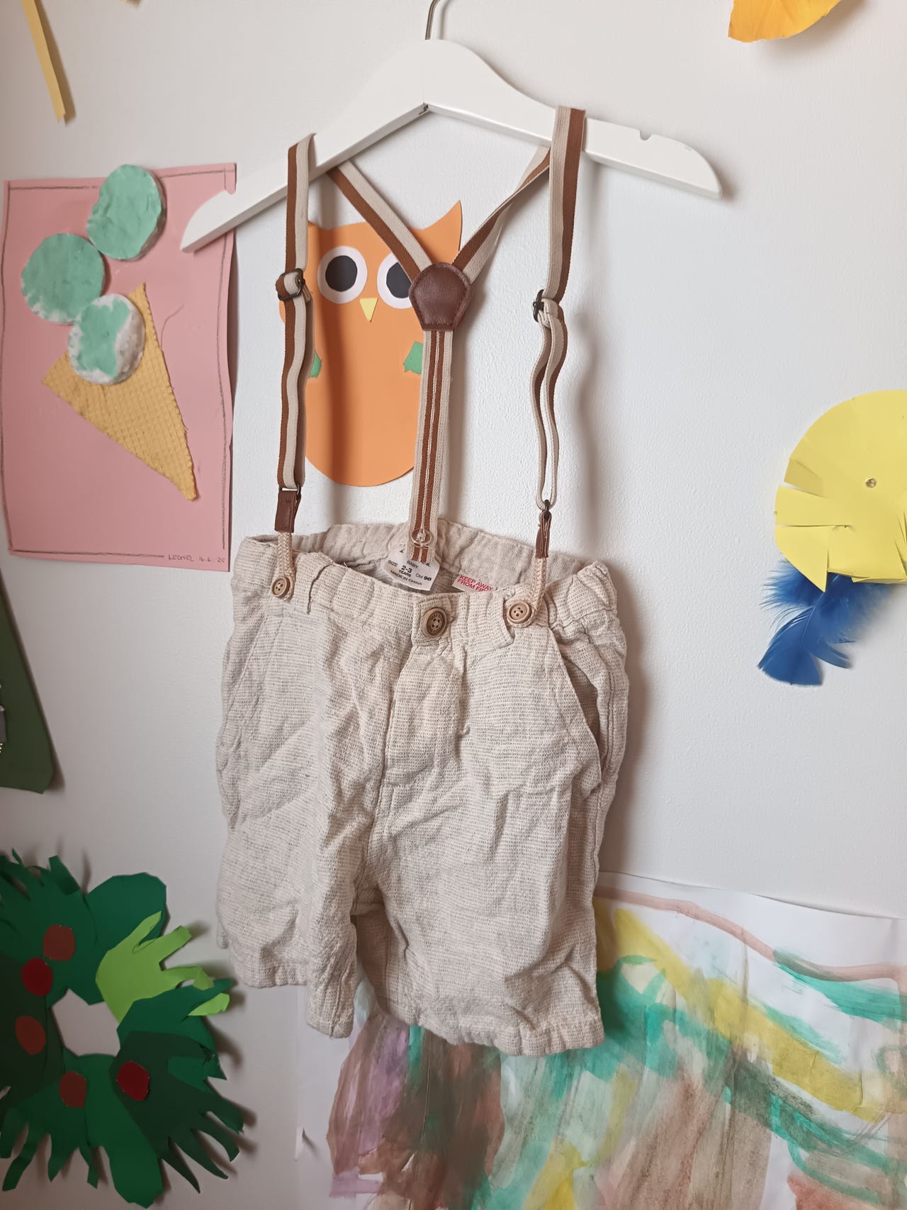Zara shortsit henkseleillä