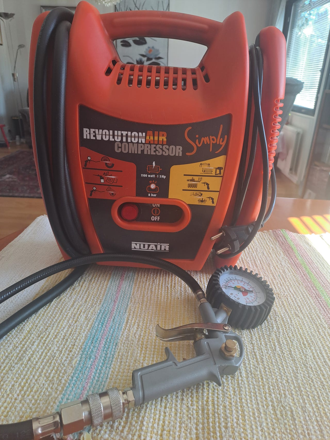 RevolutionAir Simply kompressori painemittarilla