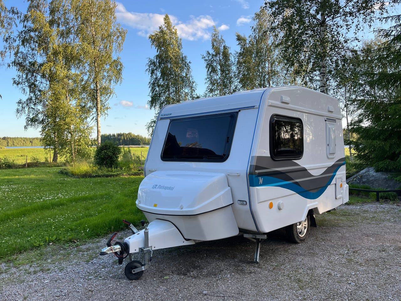 Vuokraa uusi POKSI-asuntovaunu