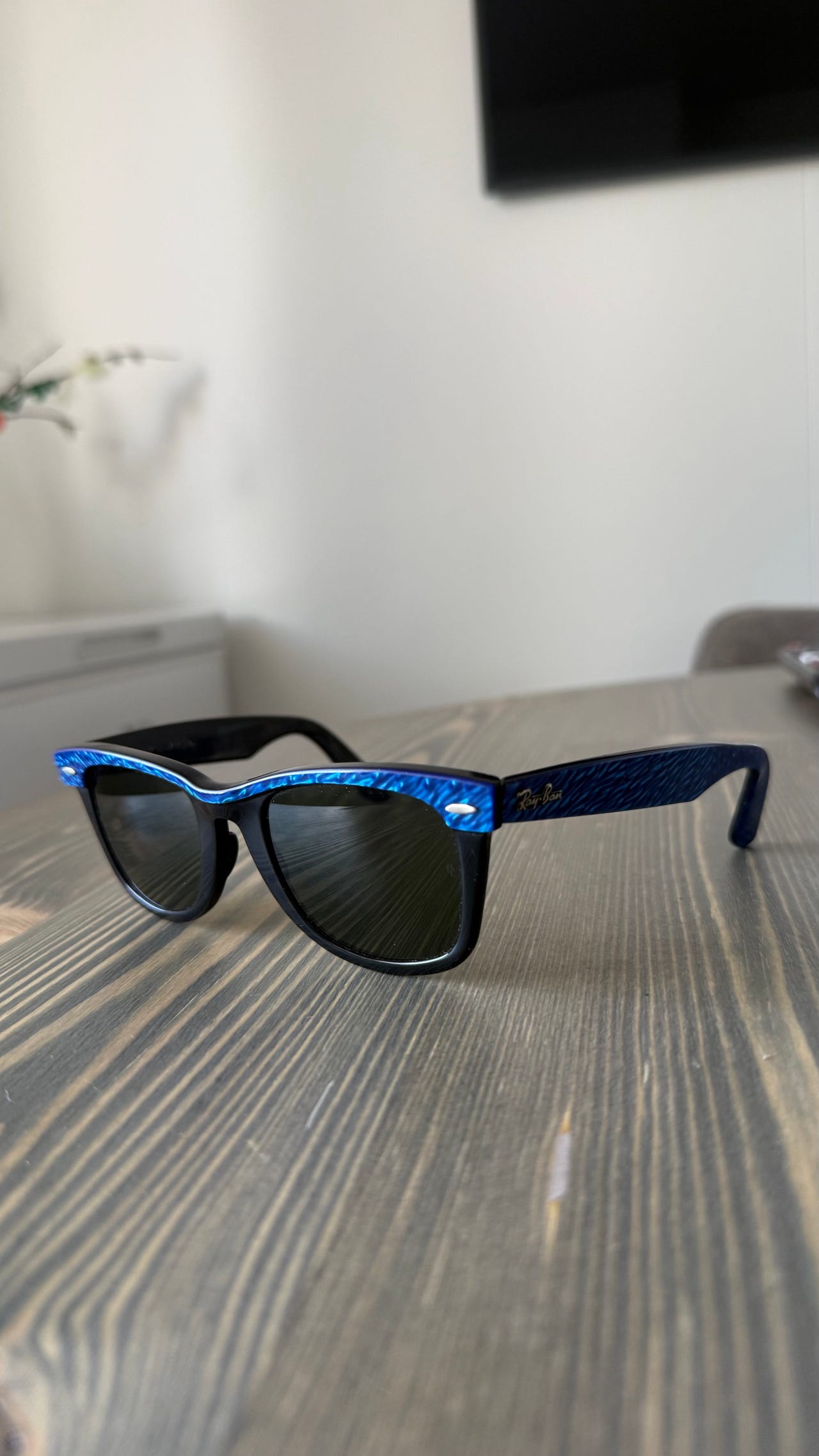 Vintage b&l ray-ban l1723 blue pearlized street-neat wayfarer 