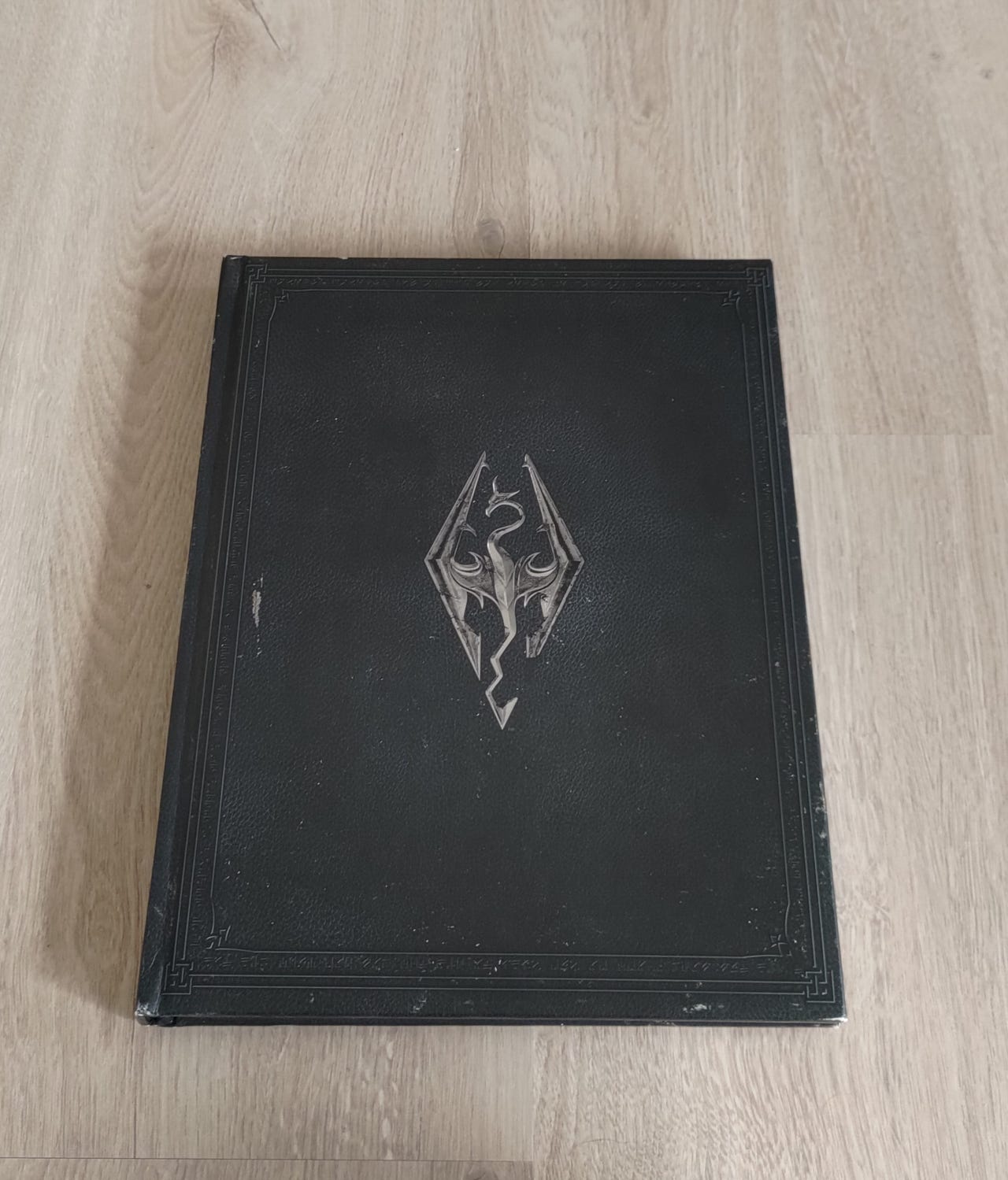 Elder scrolls v: Skyrim collectors edition art book | Tori