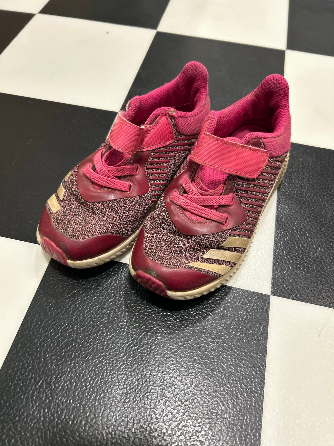 Adidas lasten lenkkarit 28