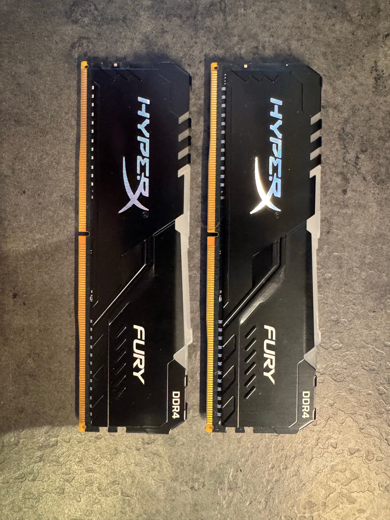 HyperX Fury RGB 2x8gb DDR4 3733 Mhz CL19 | Tori