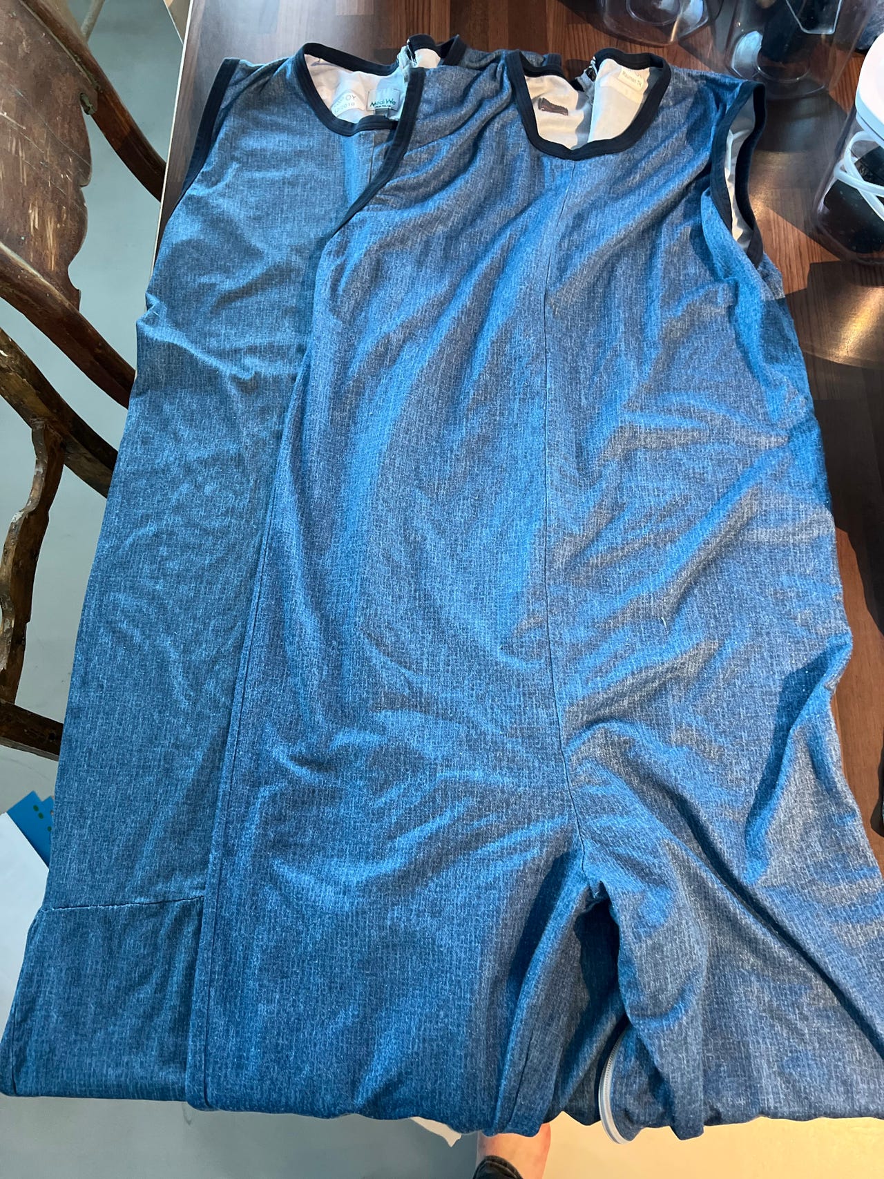 2 kpl käyttökelpoisia hygieniahaalareita  XL.