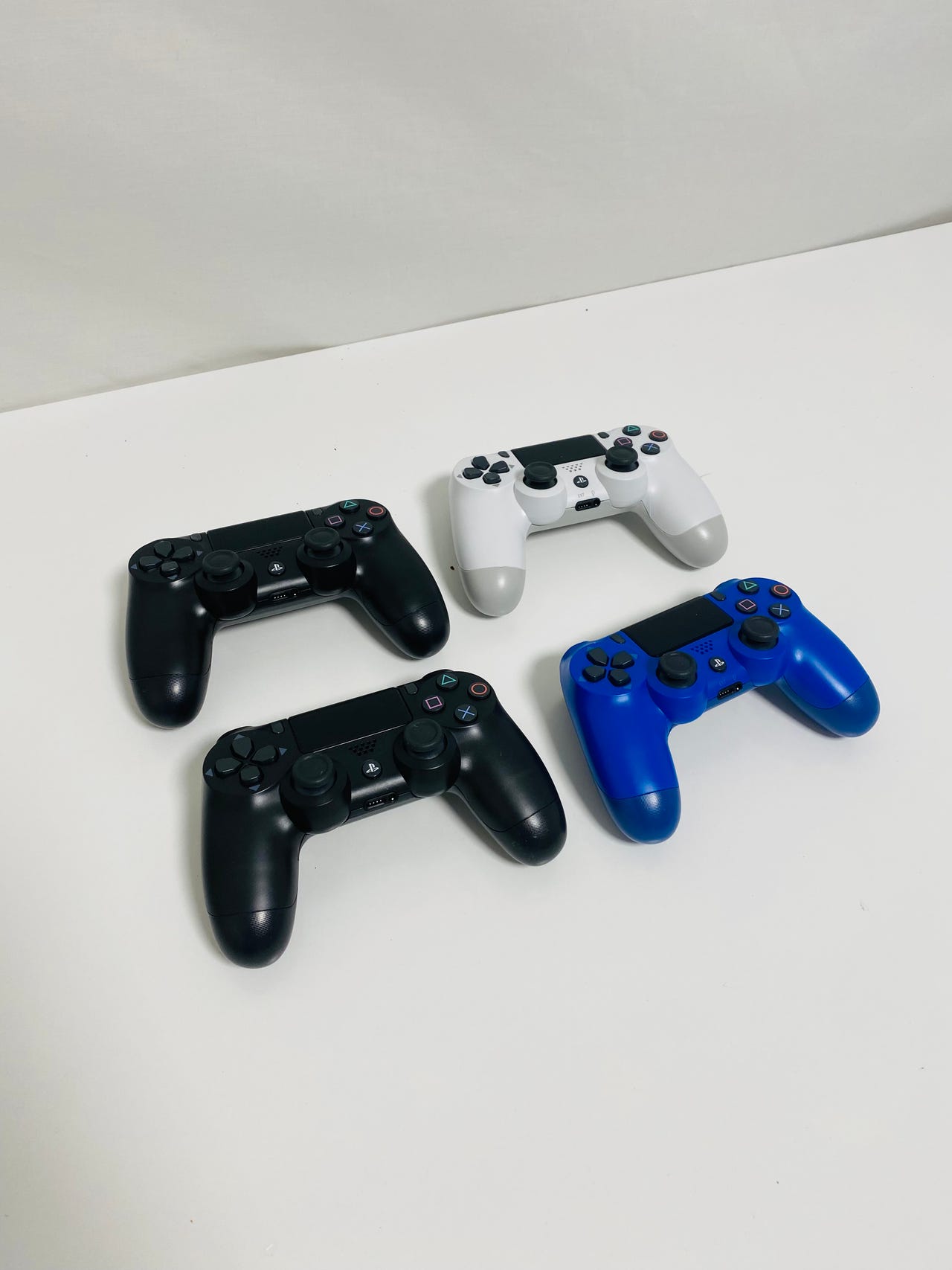 Playstation 4 ohjaimet, vaihto, kuljetus